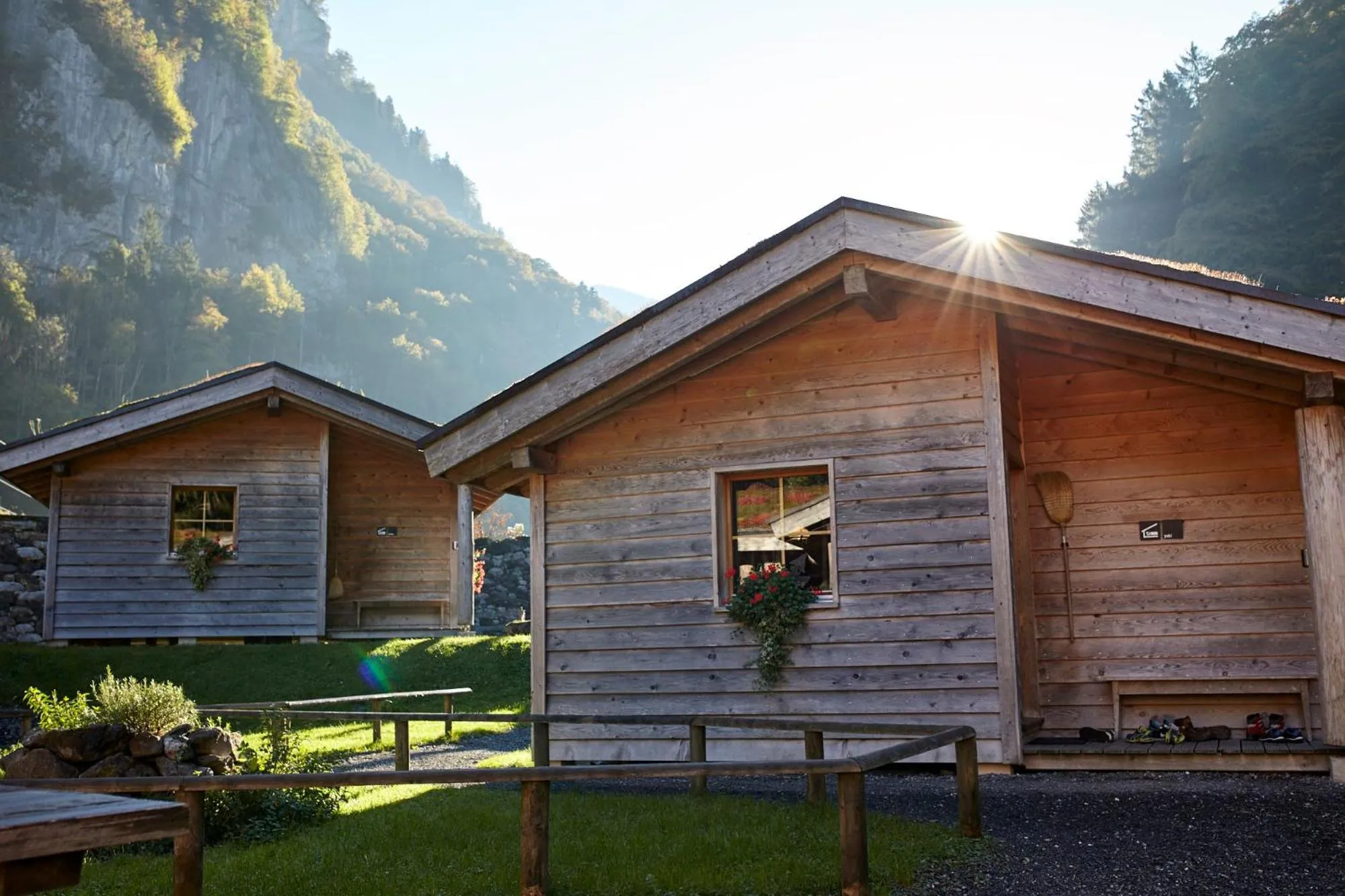 Property building in Hüttenhotel Husky Lodge