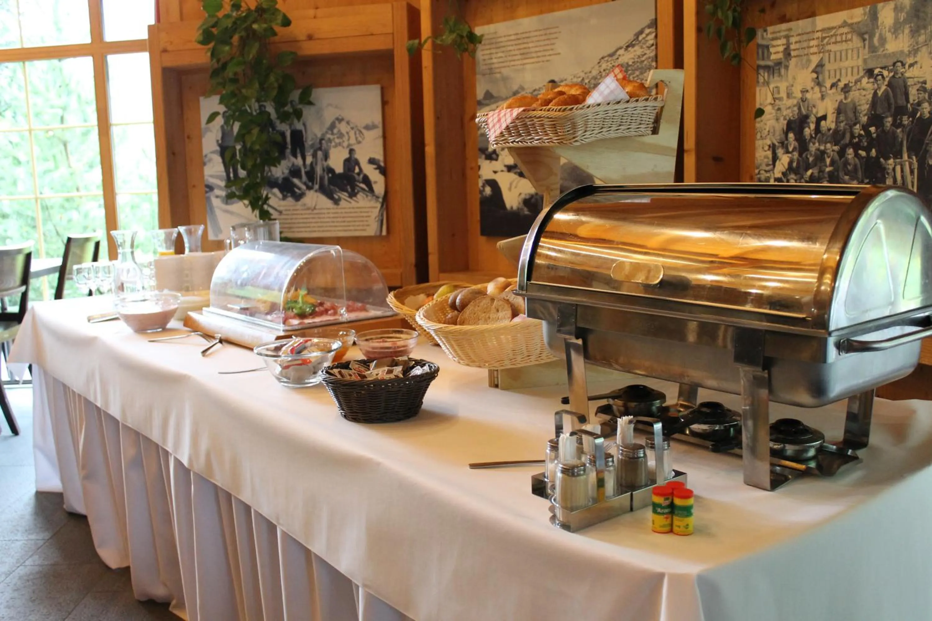 Breakfast in Hüttenhotel Husky Lodge