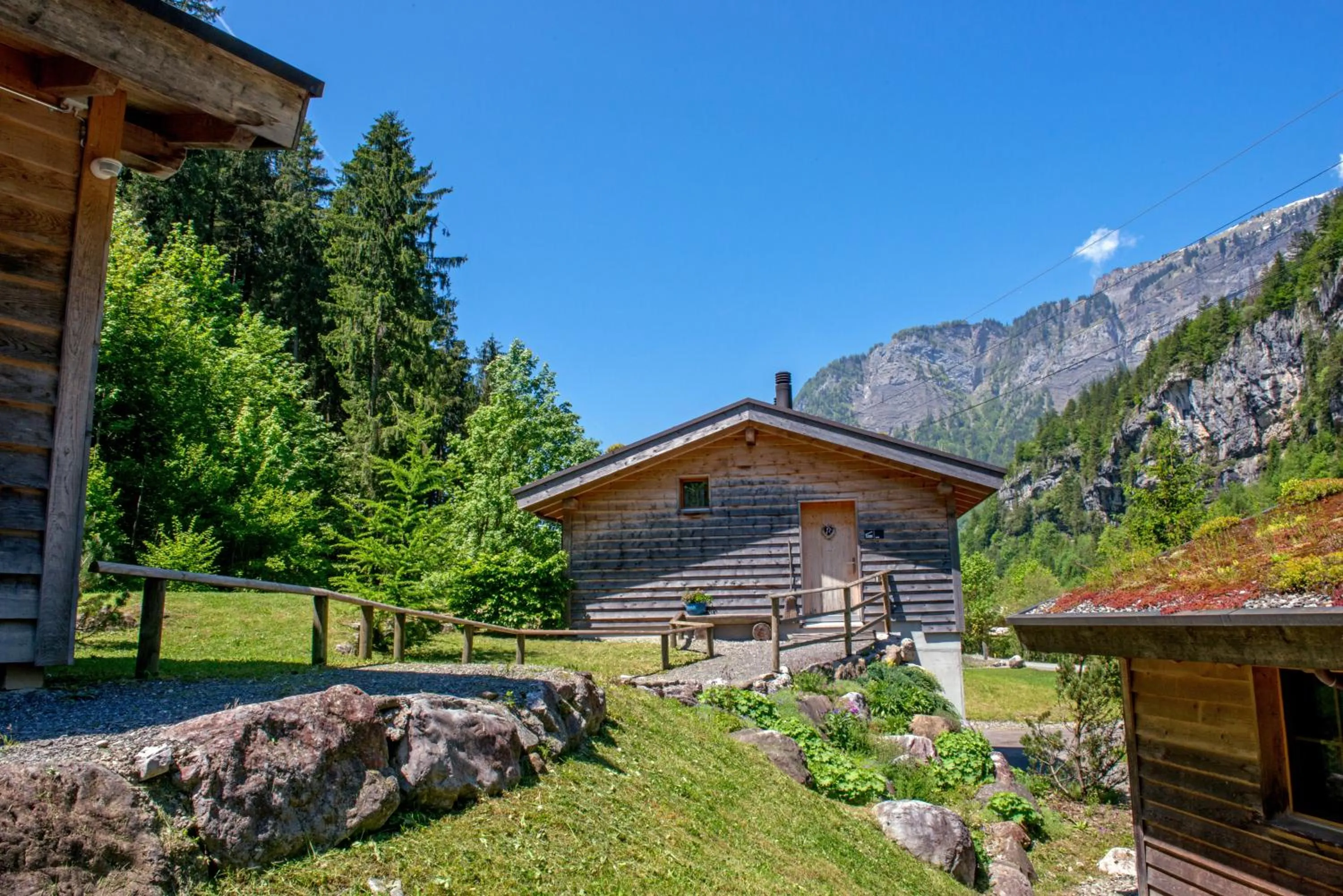 Property building in Hüttenhotel Husky Lodge