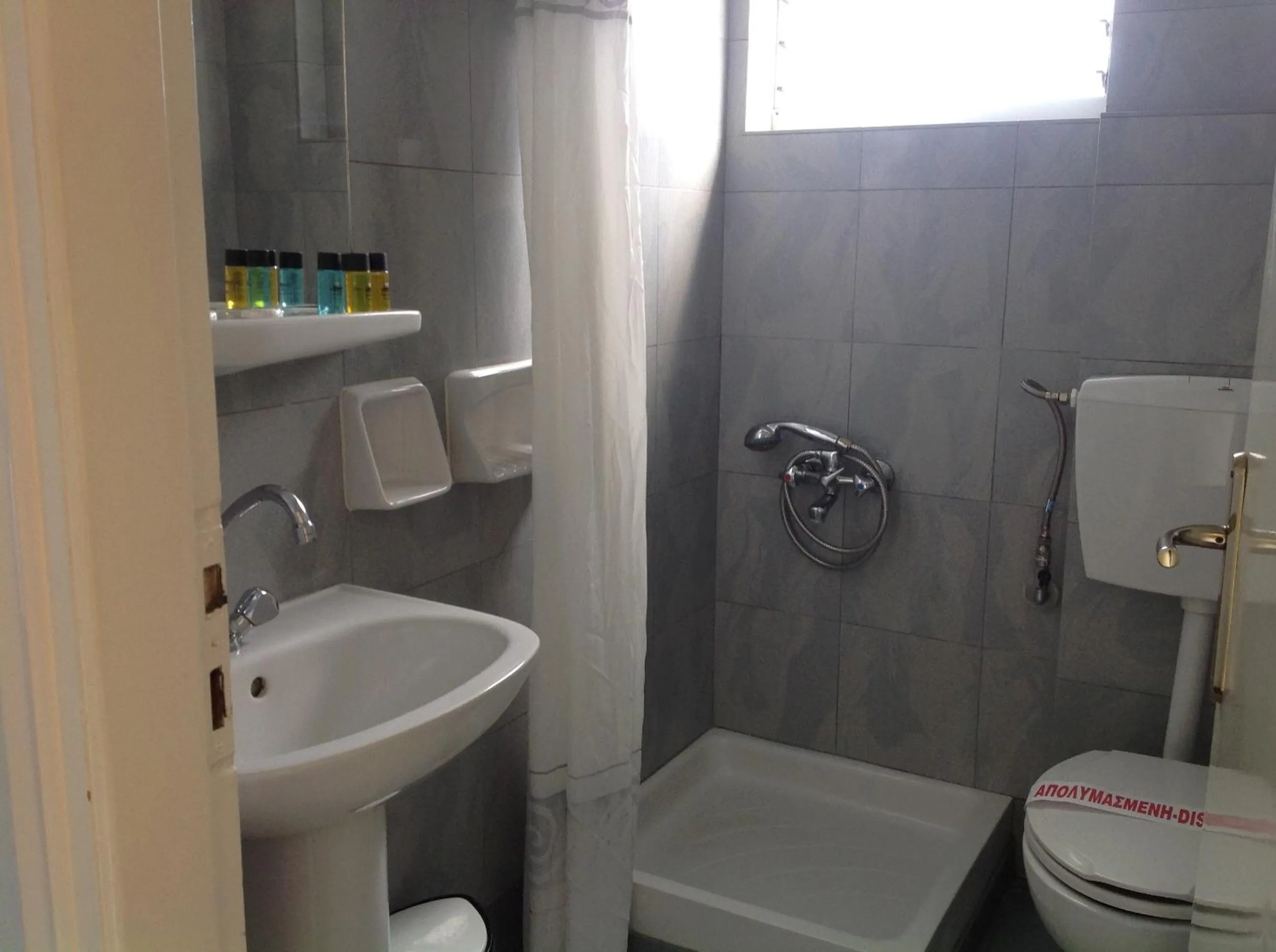 Bathroom in Morfeas Hotel