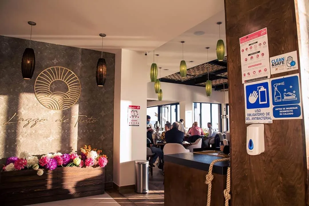 Restaurant/places to eat in Voyage Vacation Club