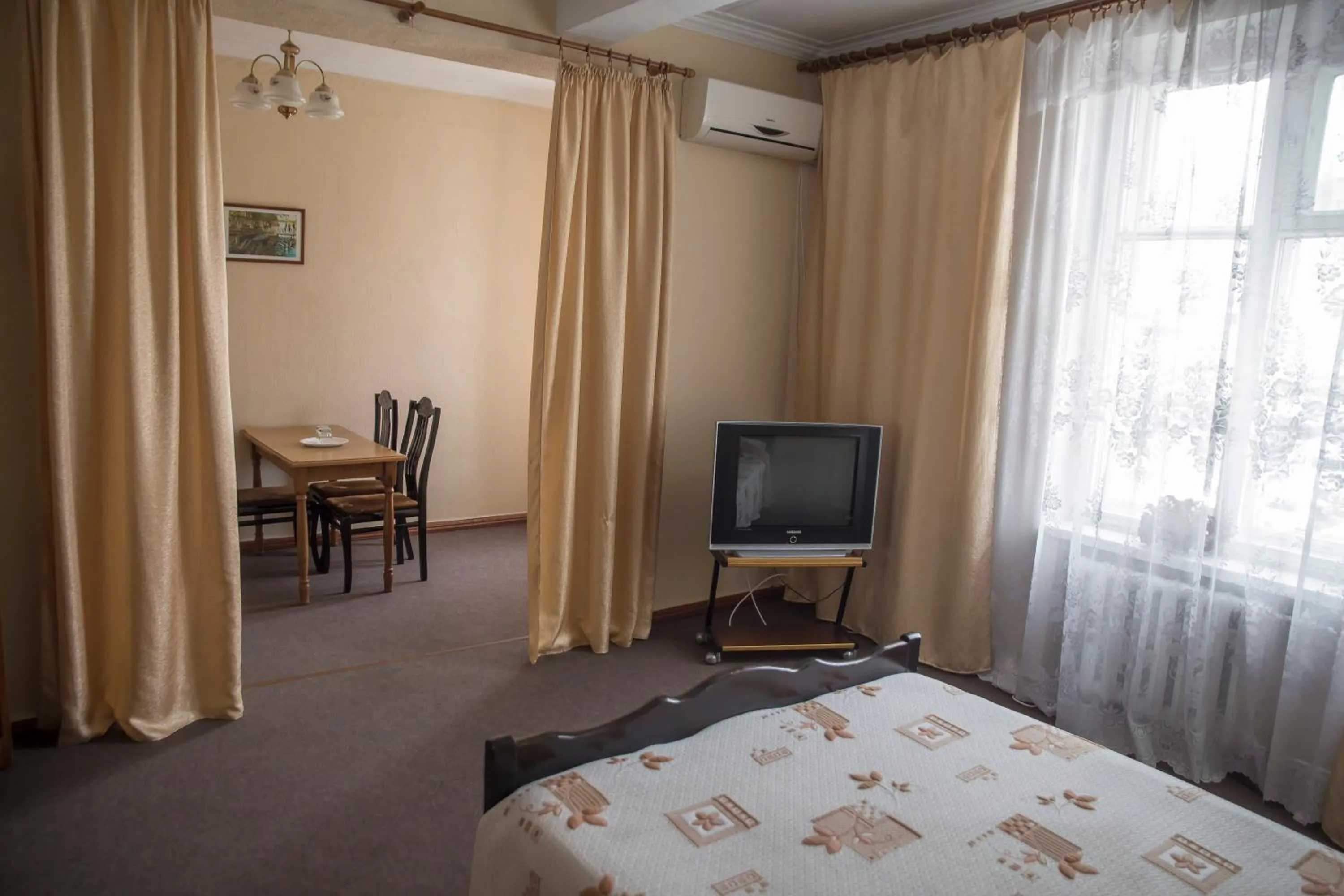 Bed in Chisinau Hotel