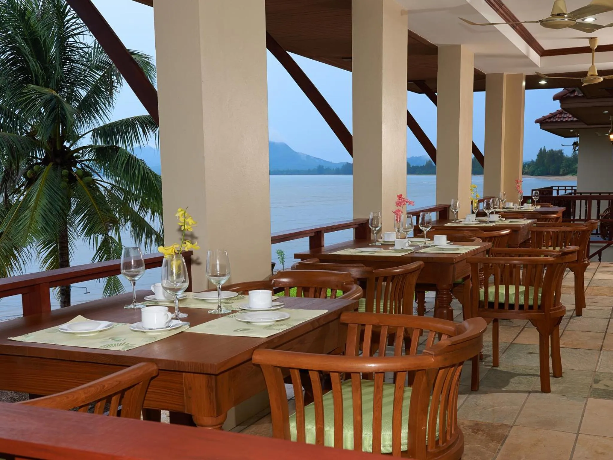 Restaurant/places to eat in Sara Beachfront Boutique Resort