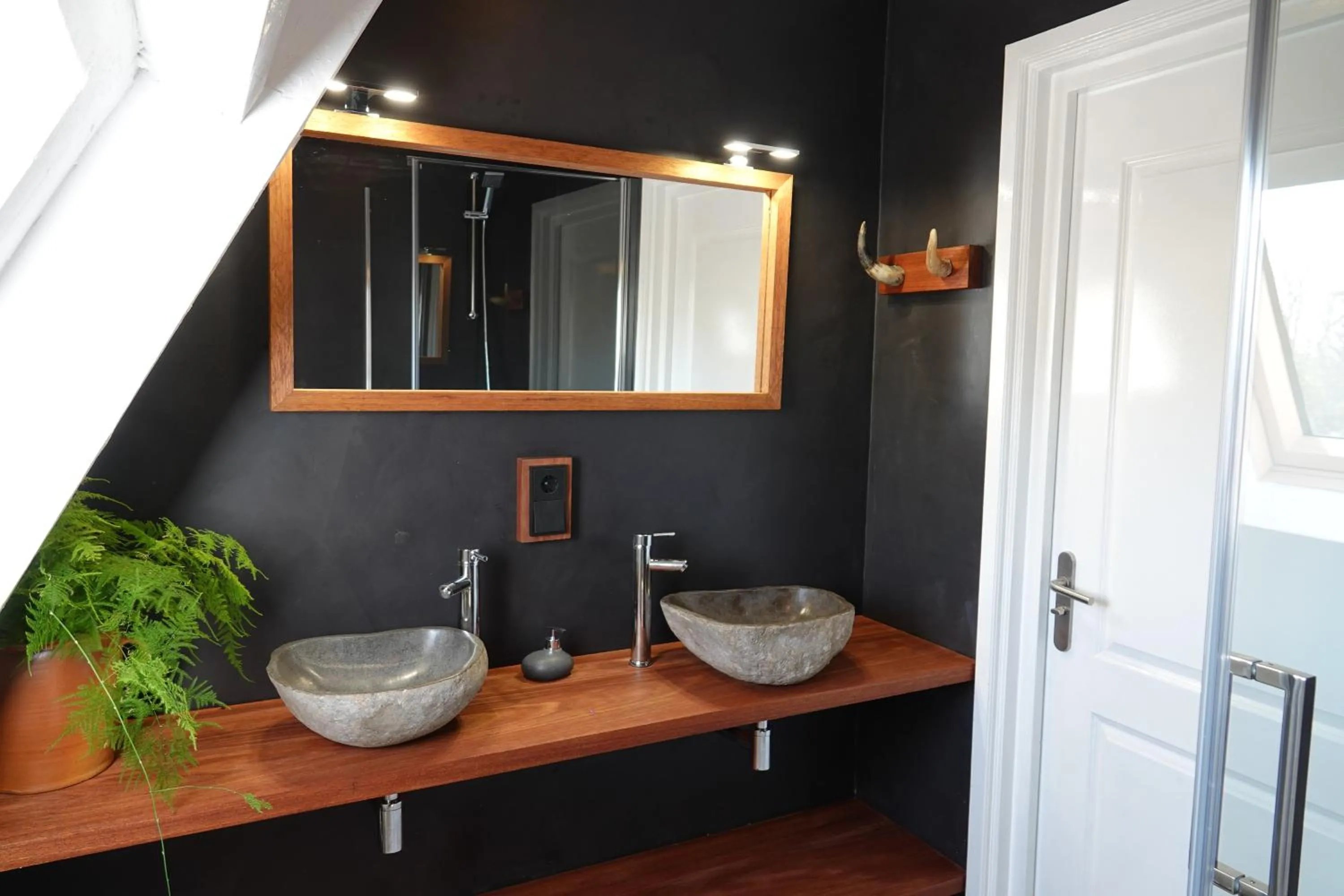 Bathroom in B&B Welgelegen