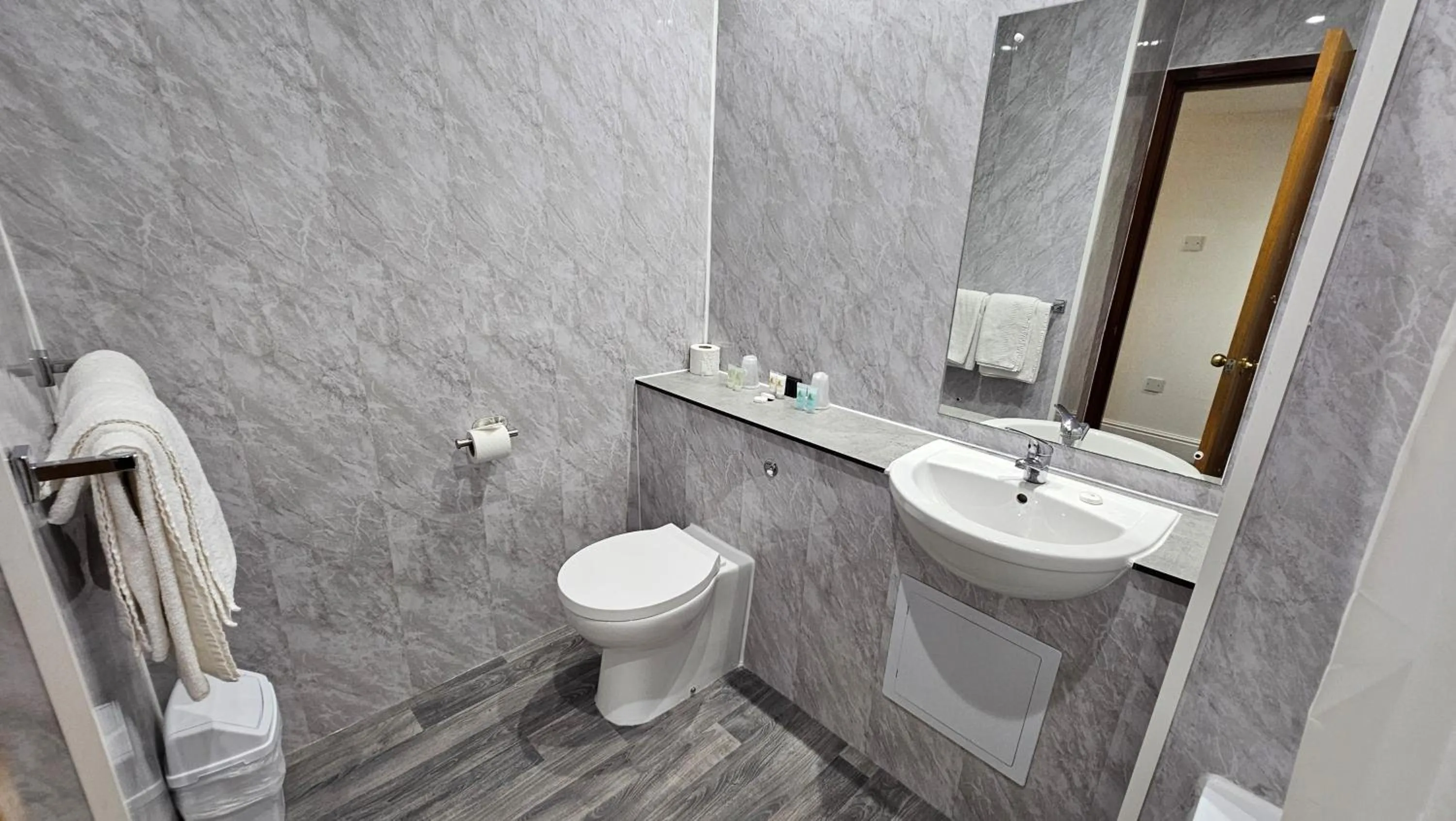 Bathroom in Hampstead Britannia