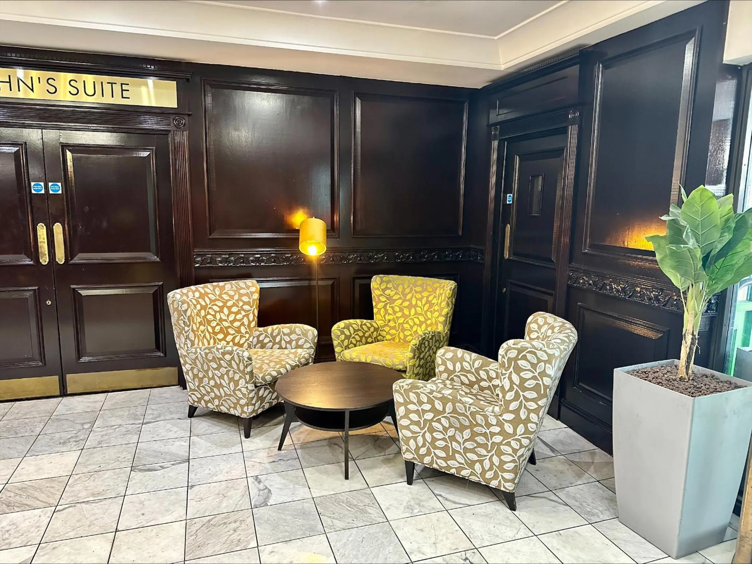 Lobby or reception in Hampstead Britannia