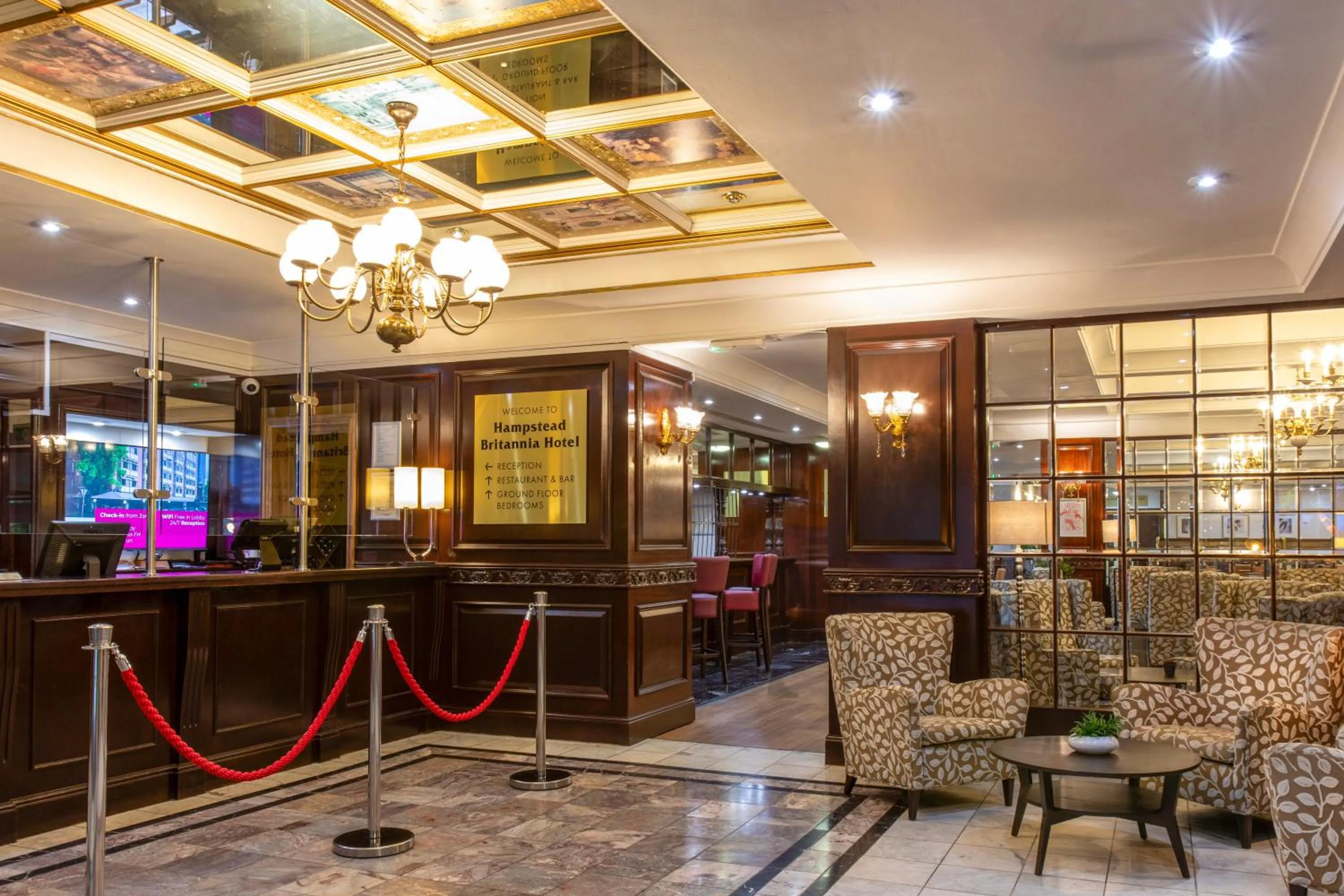 Lobby or reception in Hampstead Britannia