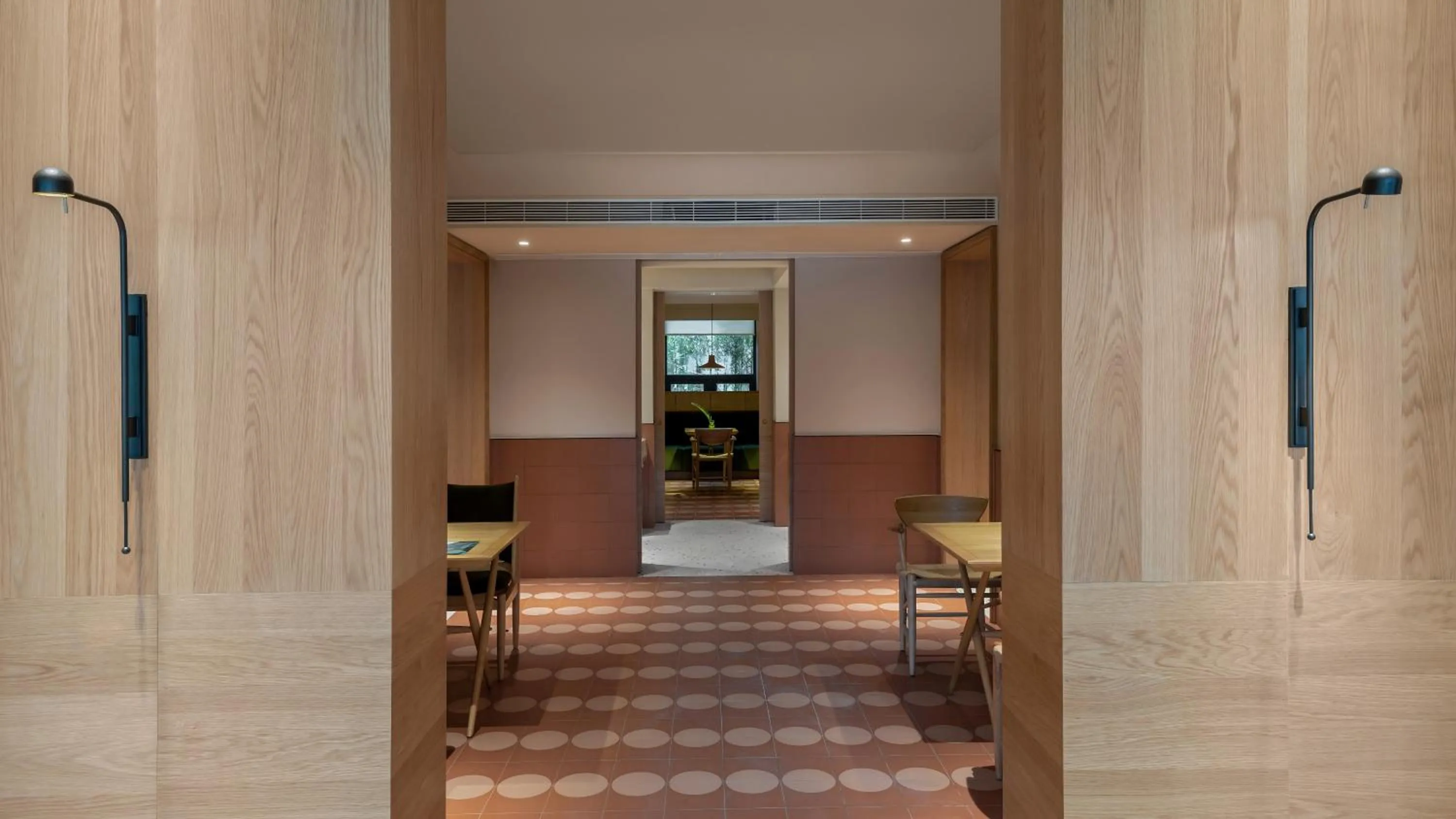 Restaurant/places to eat in Panda Hotel