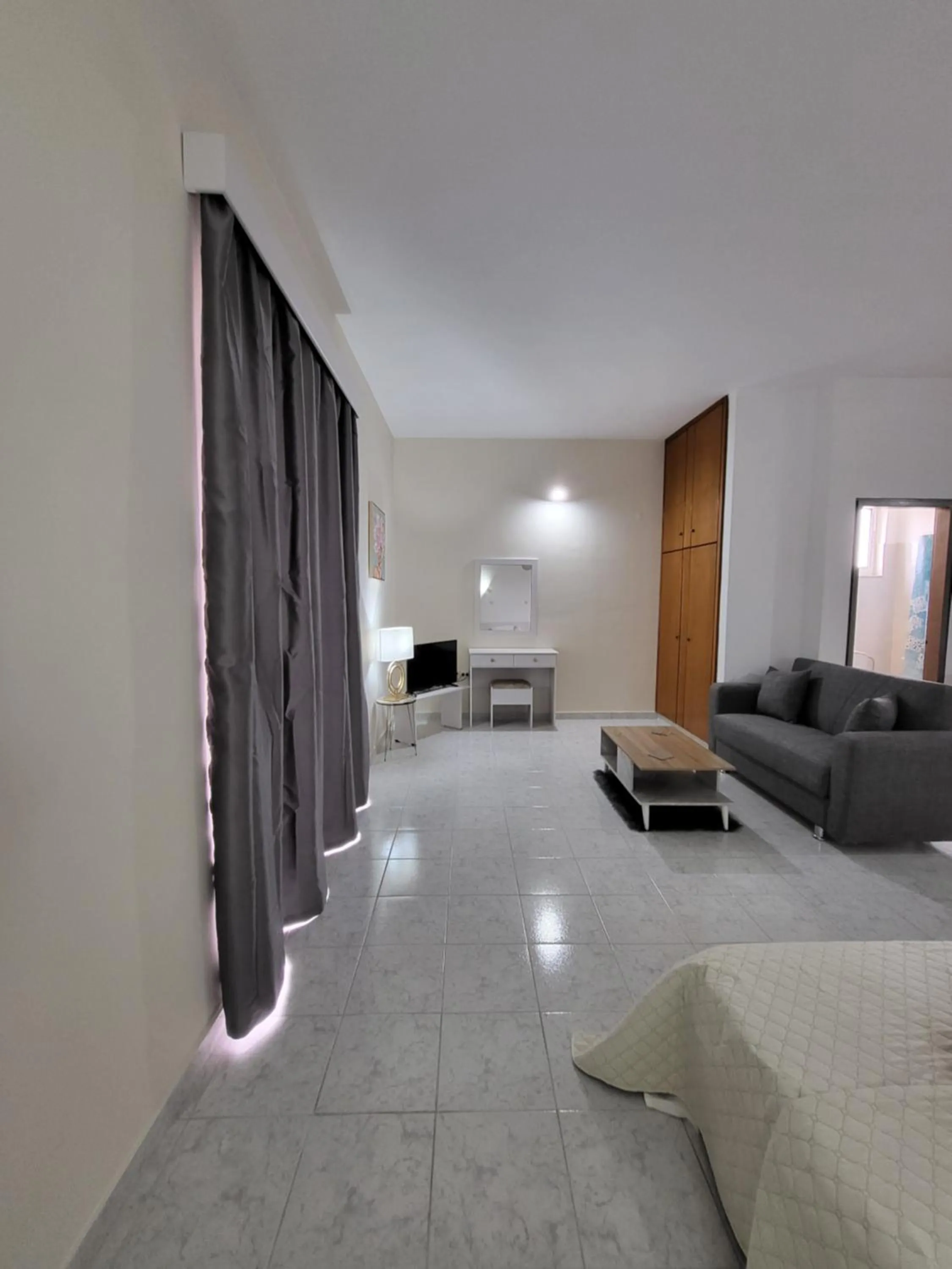 TV and multimedia, Bed in Pyrgos Hotel Apartments