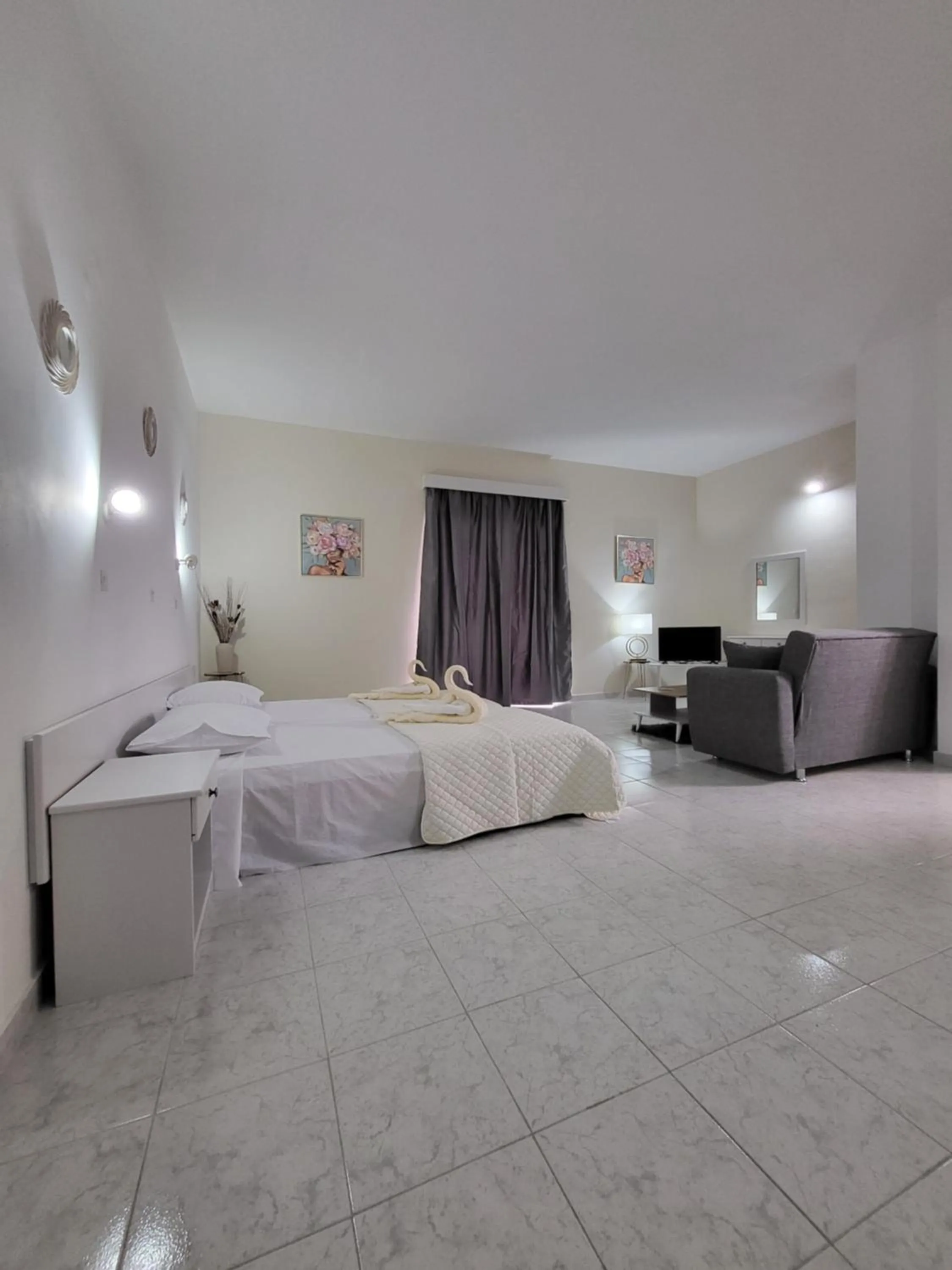 Bedroom, Bed in Pyrgos Hotel Apartments