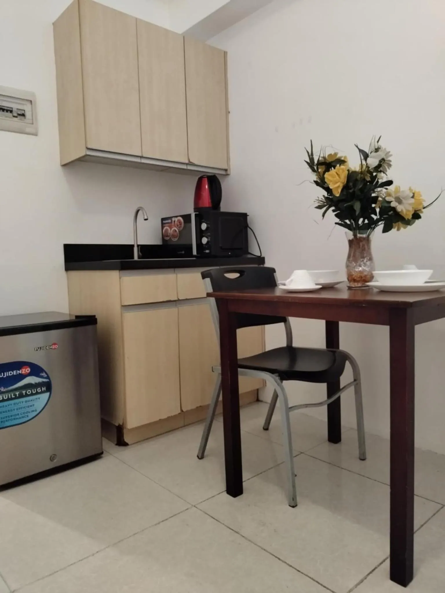 Kitchen or kitchenette in Dian SUITES 1