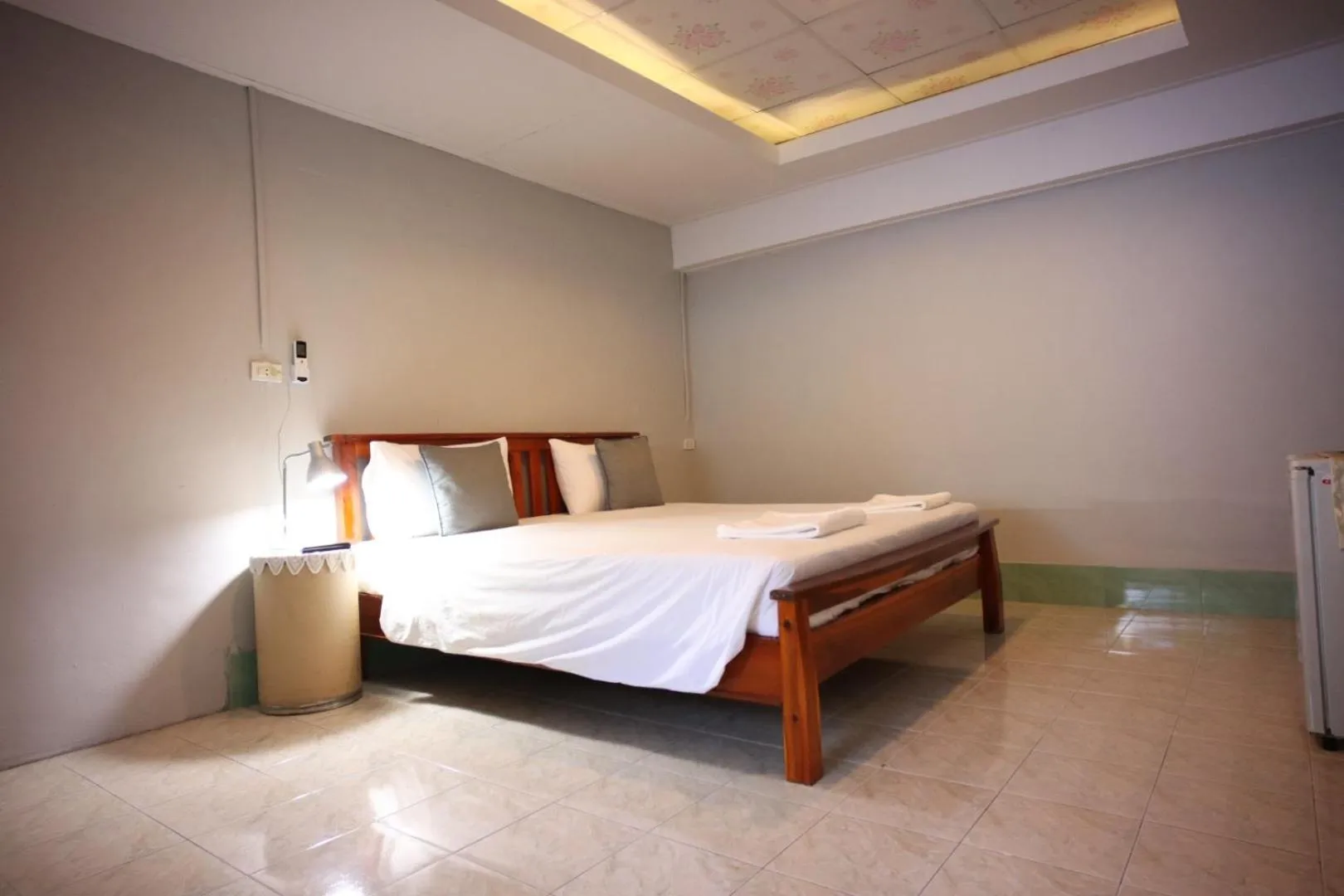 Bed in Marina hut guest house