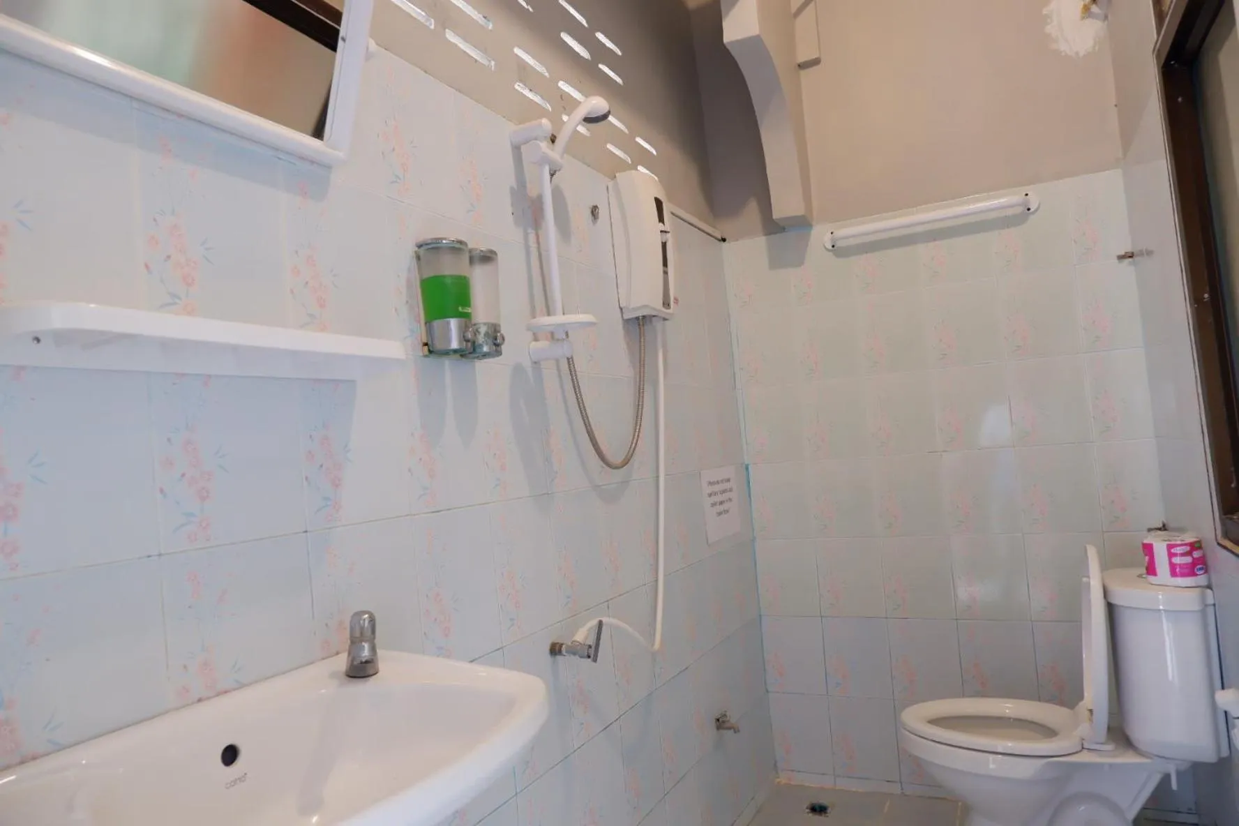 Marina hut guest house