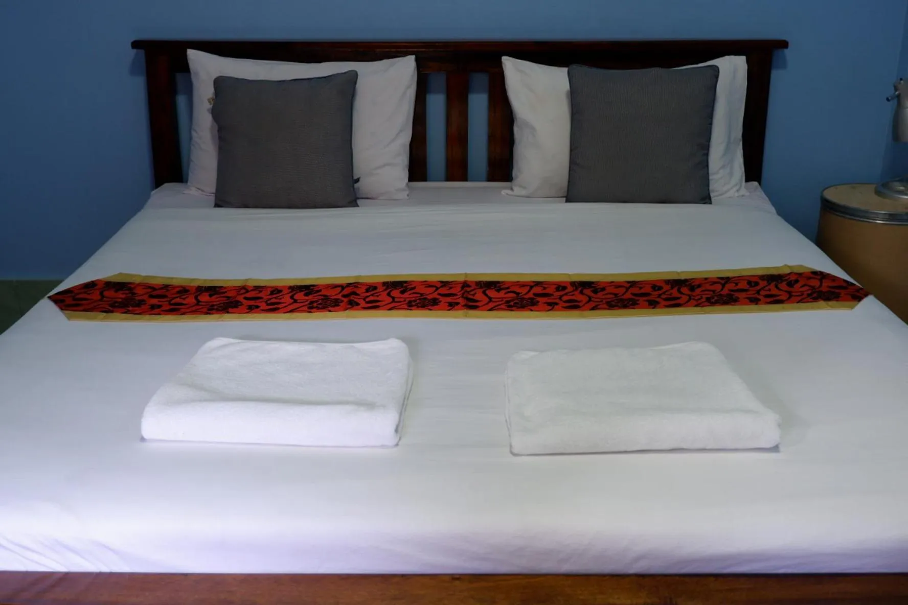 Bed in Marina hut guest house