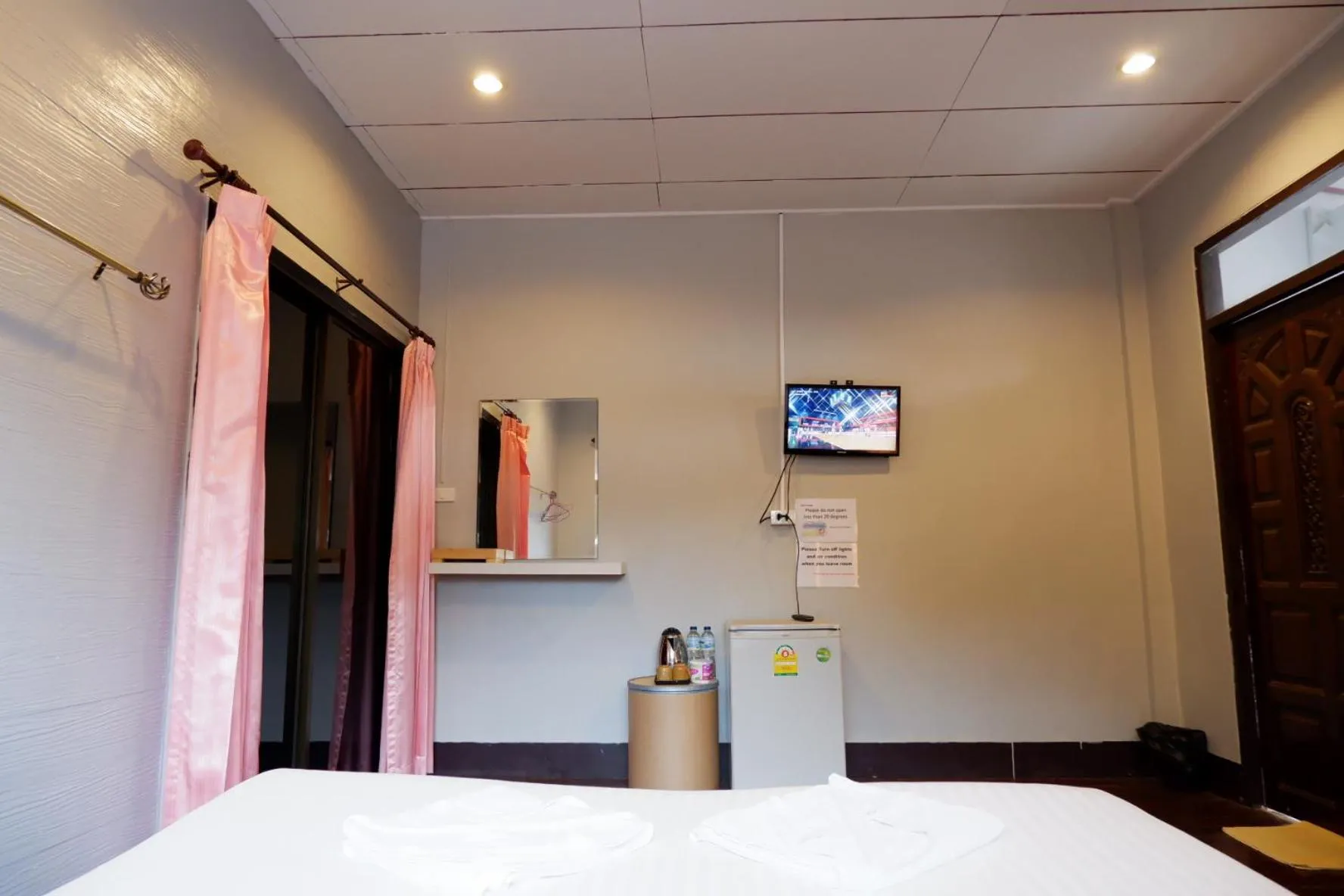 Bed in Marina hut guest house