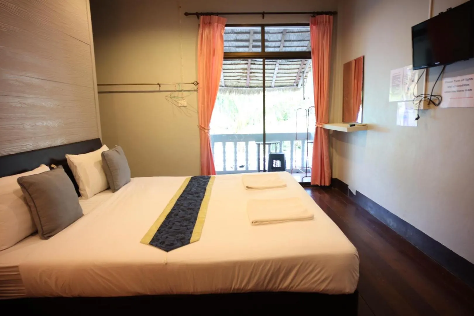 Bed in Marina hut guest house