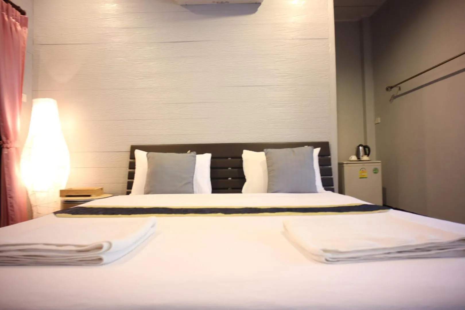 Bed in Marina hut guest house