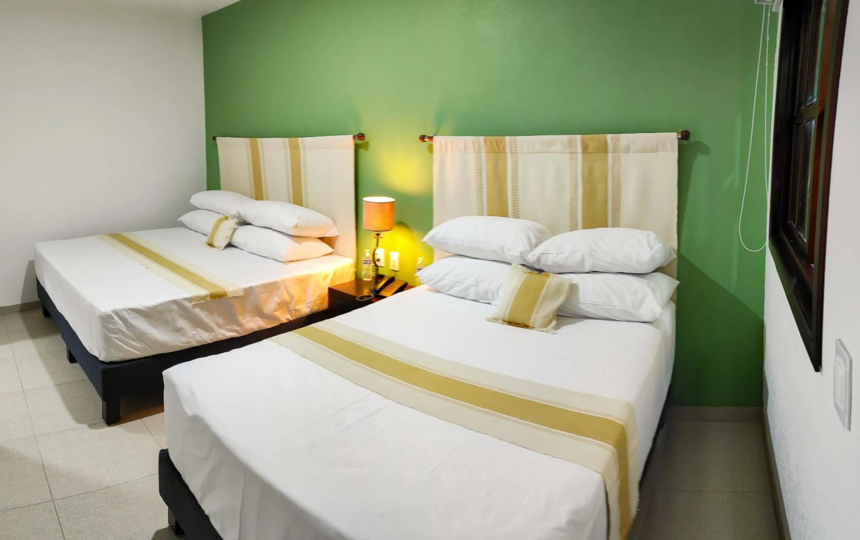 Photo of the whole room, Bed in Nueve Agaves Hotel