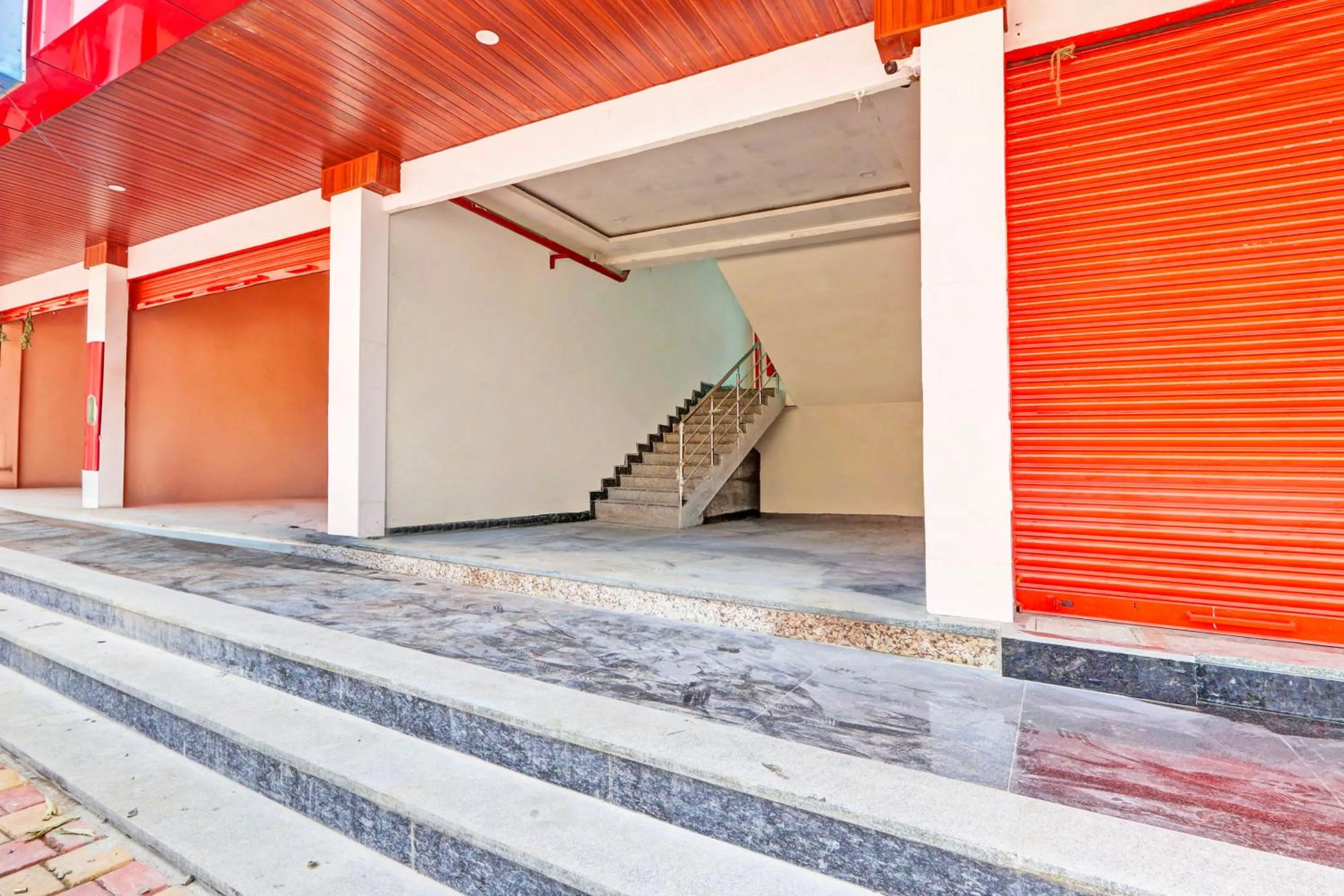 Facade/entrance in Hotel O Stayo