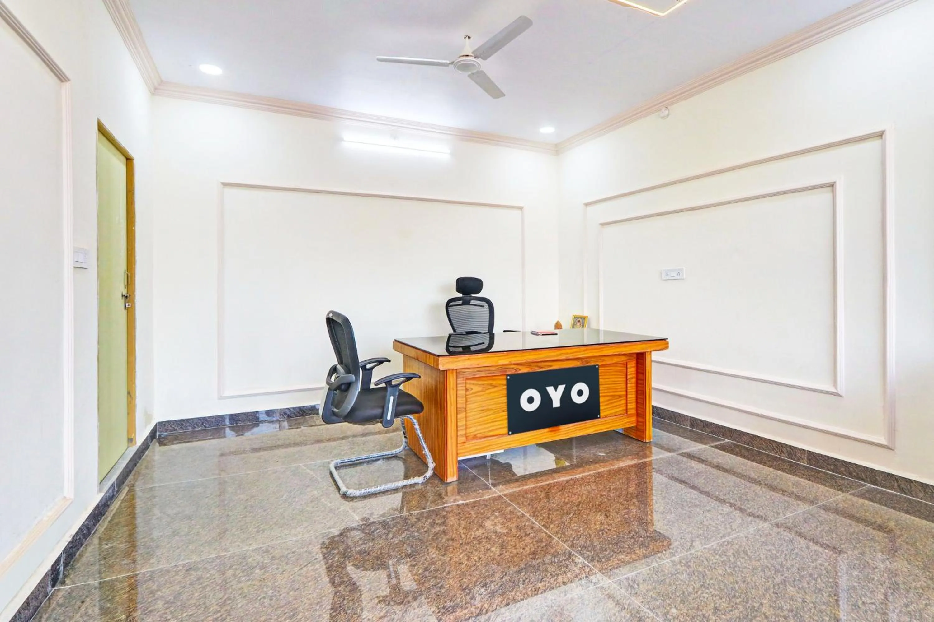 Lobby or reception in Hotel O Stayo