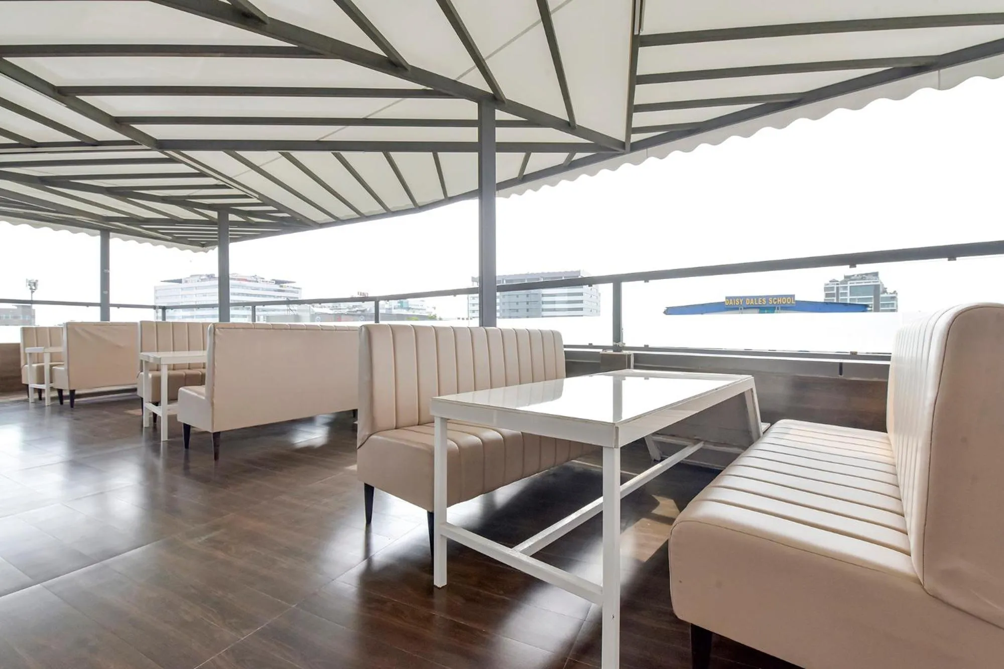 Restaurant/places to eat in FabHotel Prime The Grey Circle