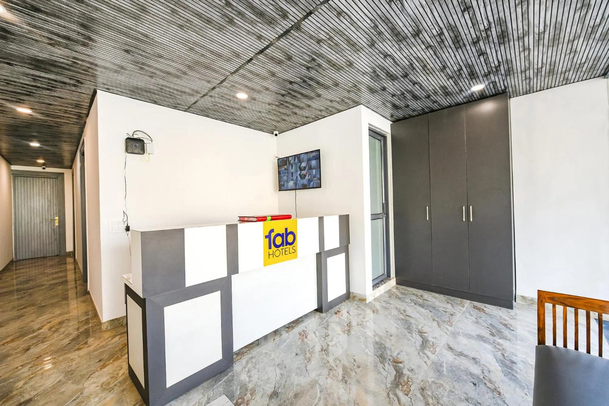 Lobby or reception in FabHotel The Premium Villa