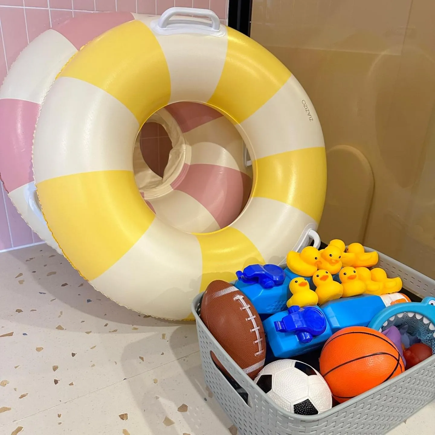 Swimming pool in Doan Pool villa & Kids Hotel