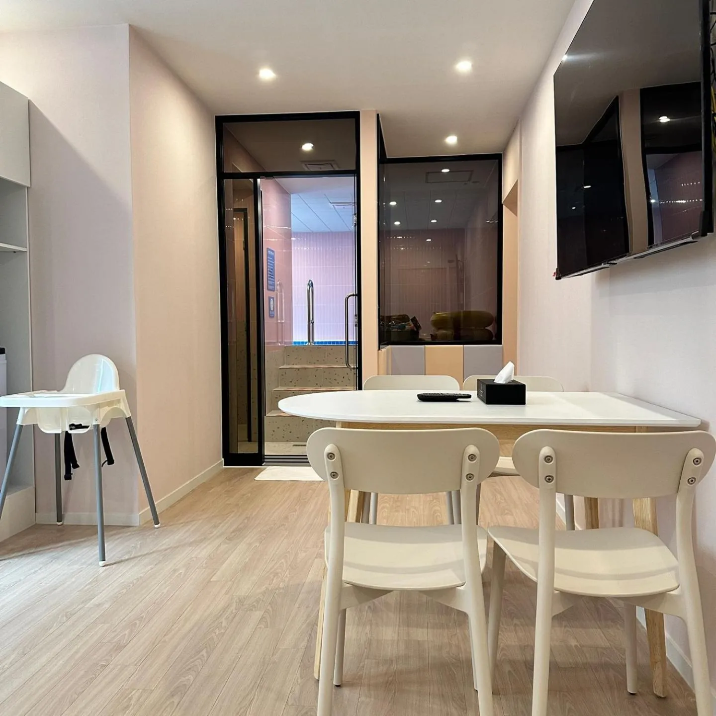 Doan Pool villa & Kids Hotel