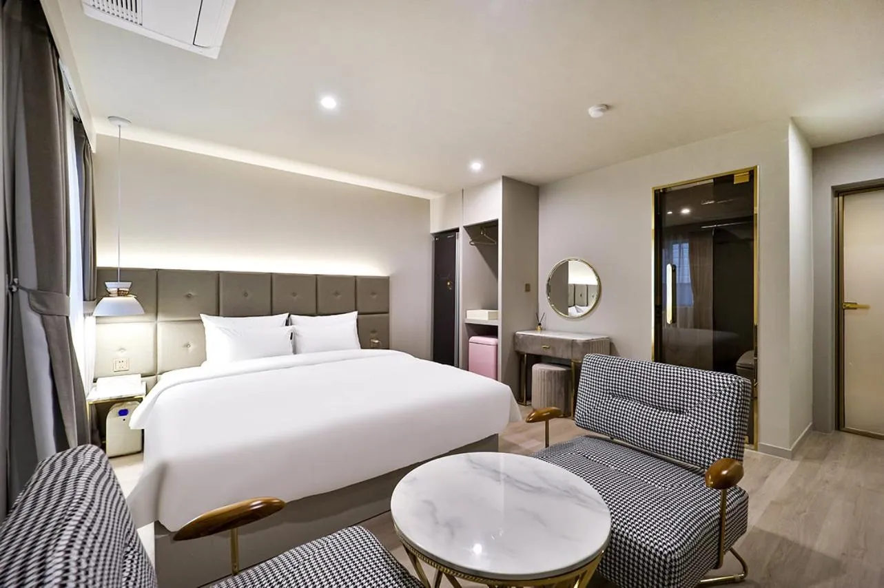 Bedroom, Bed in Denbasta Hotel Daeyeon