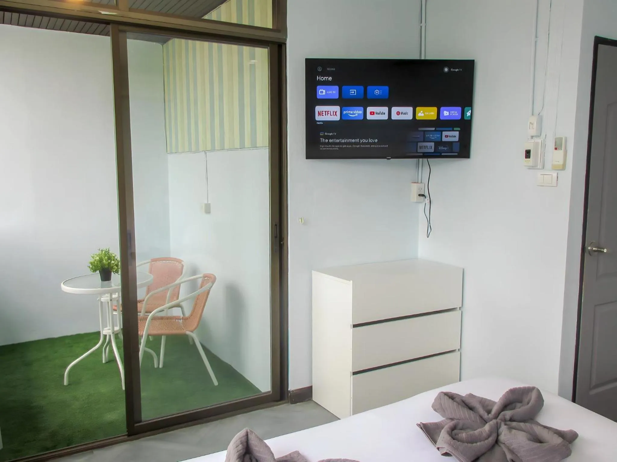 Bed in 420 Hostel - Ekkamai Buds & Beds