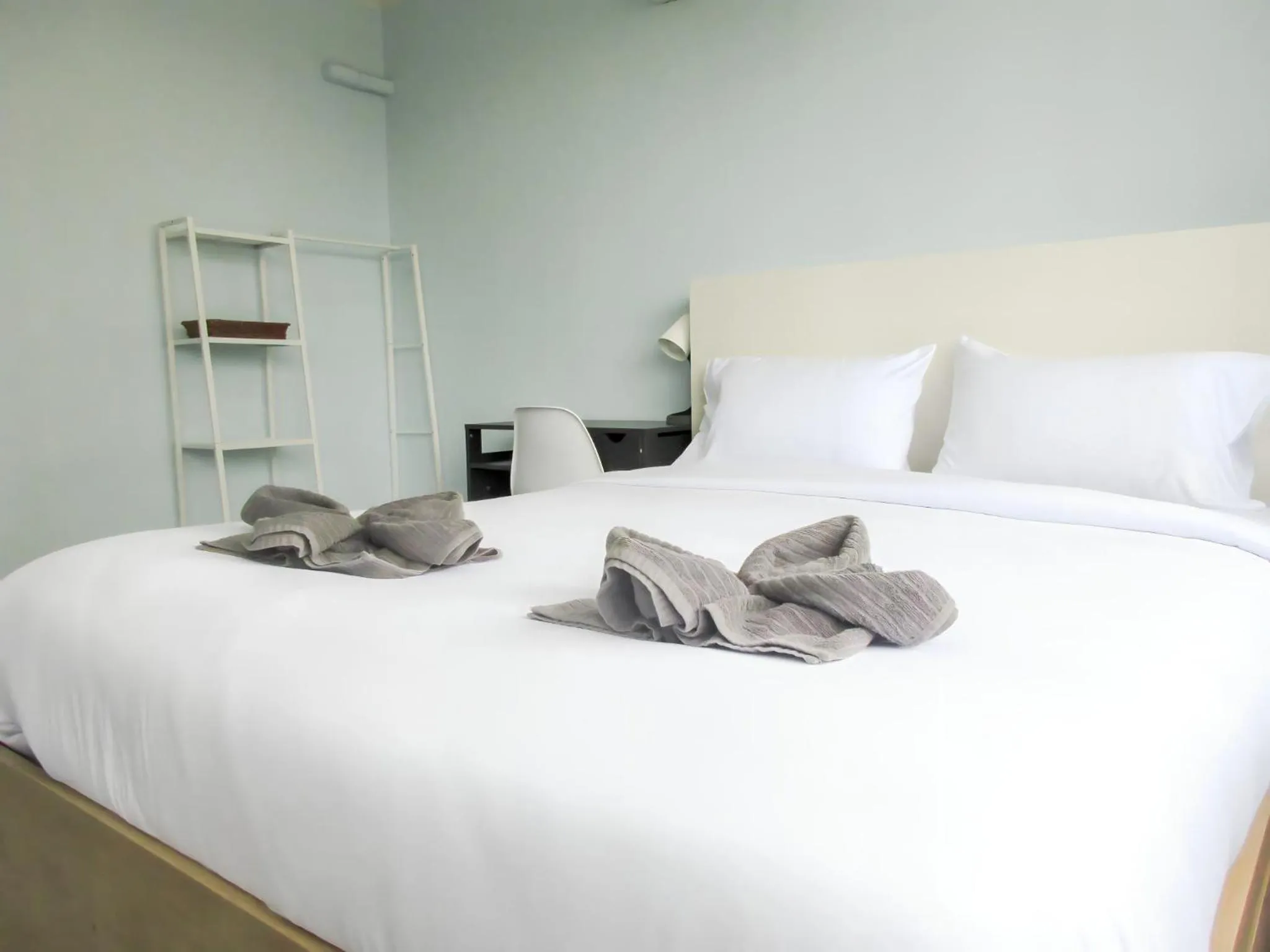 Bed in 420 Hostel - Ekkamai Buds & Beds