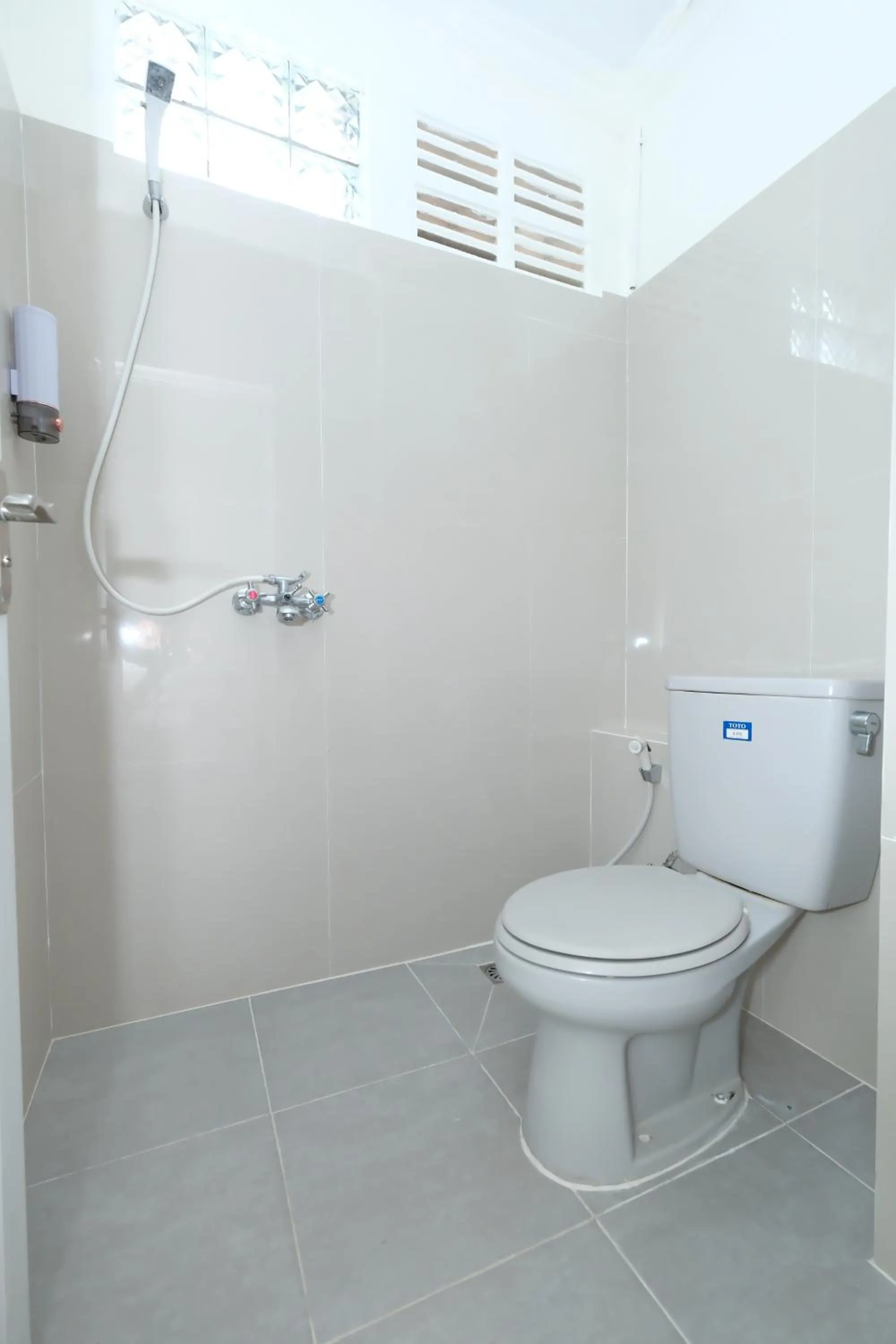 Shower in Omah Manahan