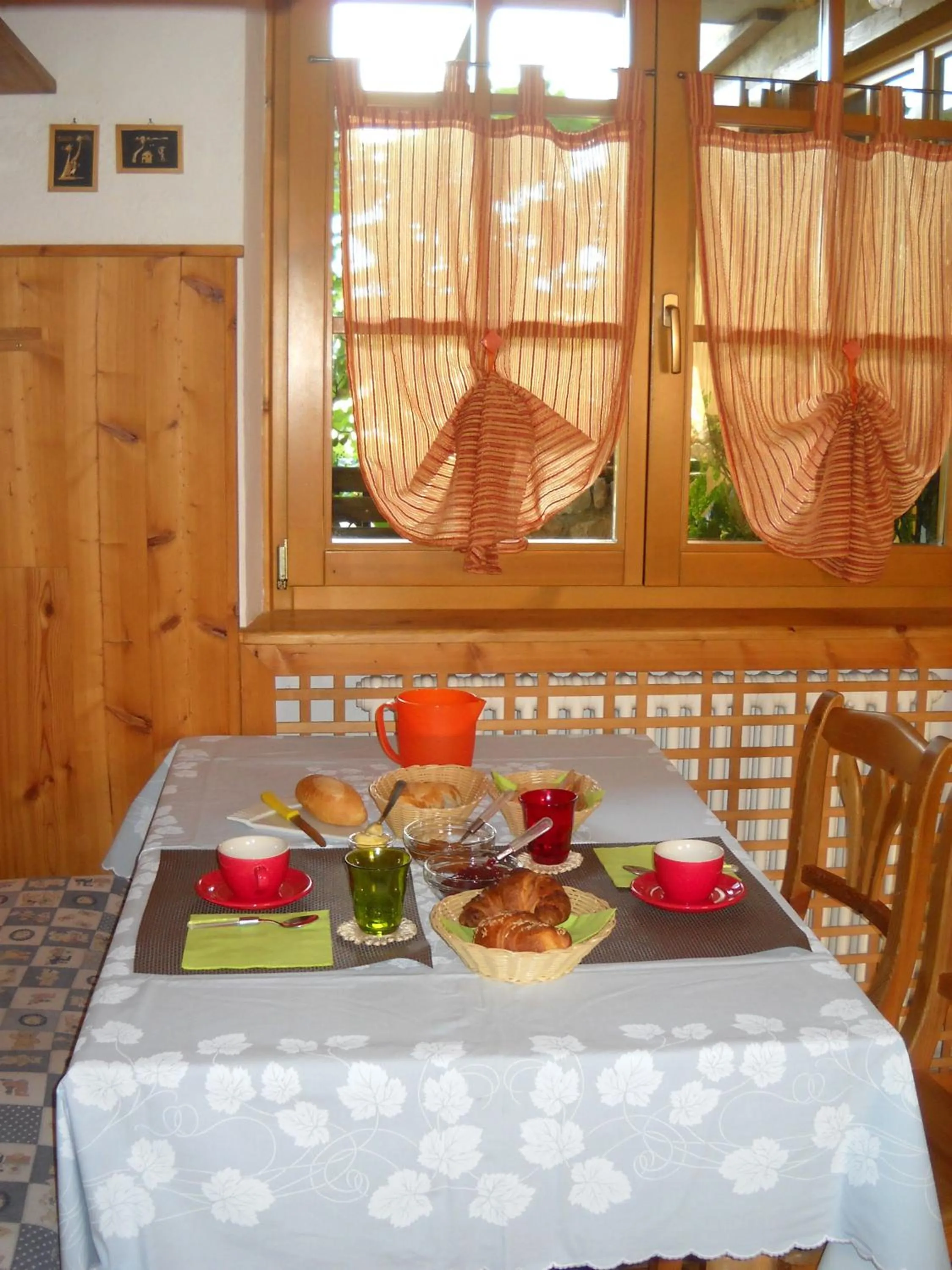 Restaurant/places to eat in B&B Artemia