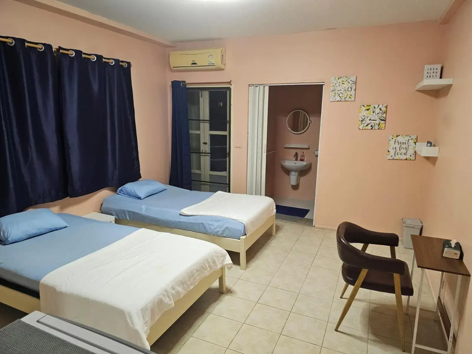 Twin Room with Balcony in Angels "Inn" Twin Room with Balcony in Angels "Inn"