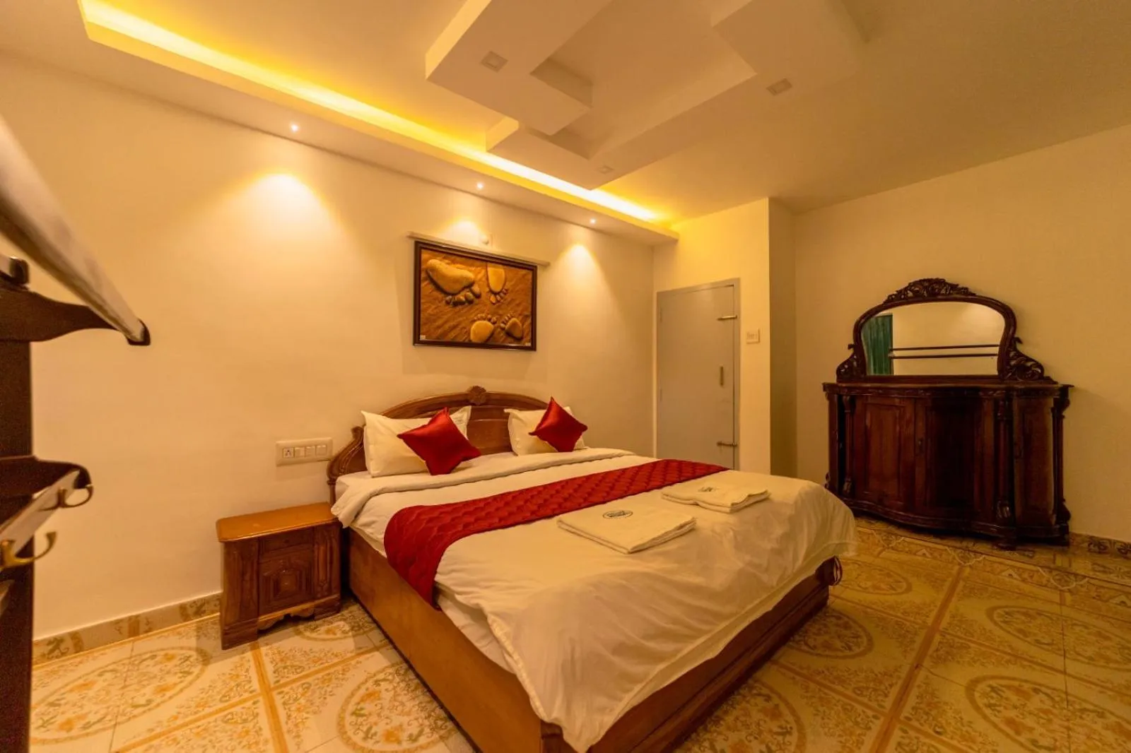 Photo of the whole room, Bed in Fortune Retreats