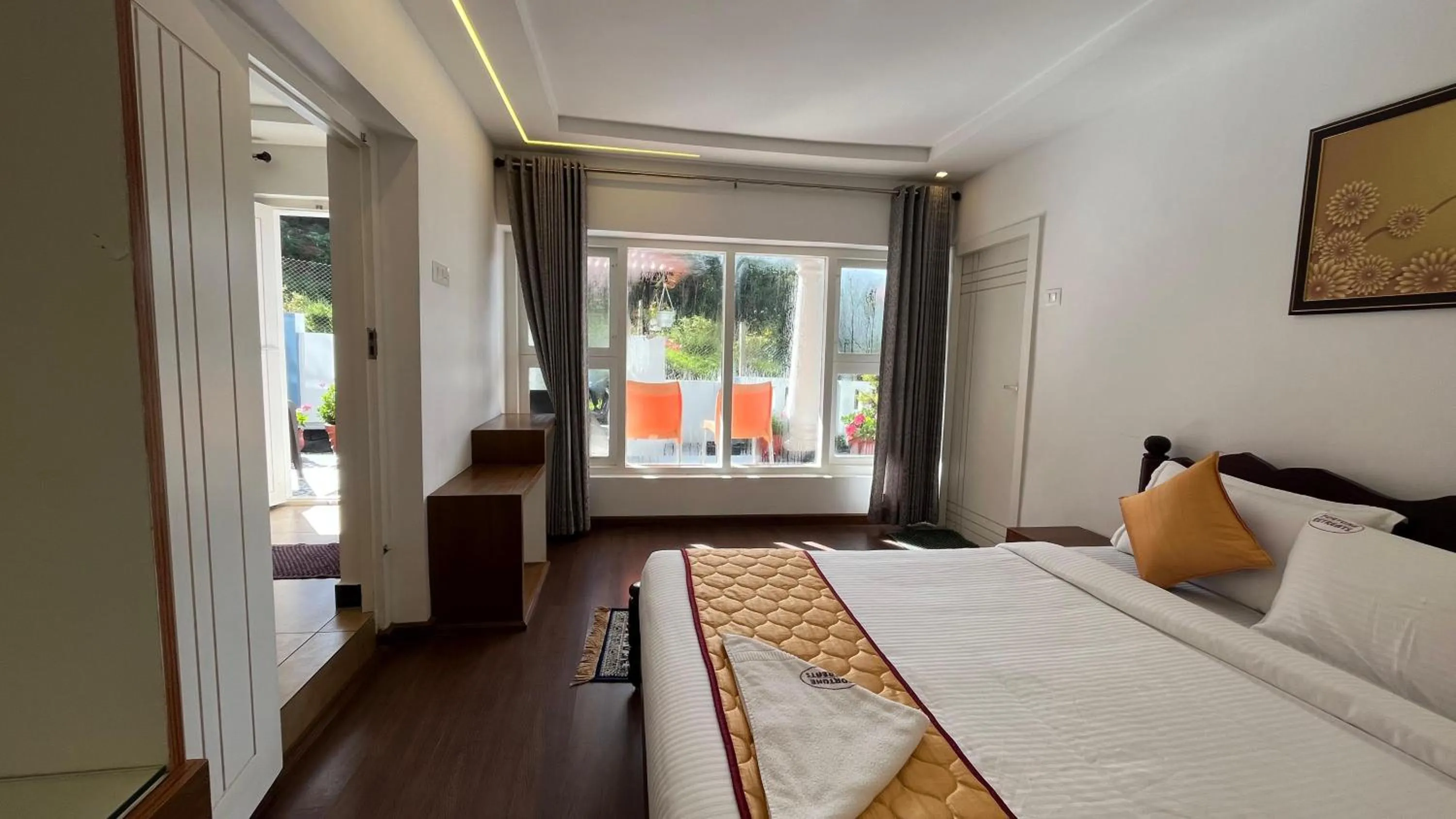 Photo of the whole room, Bed in Fortune Retreats