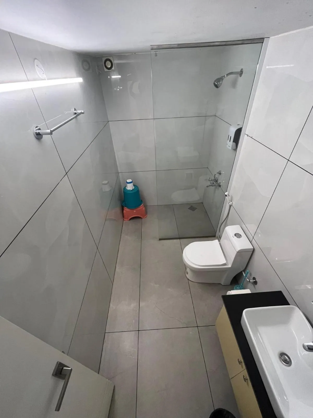 Shower in Fortune Retreats