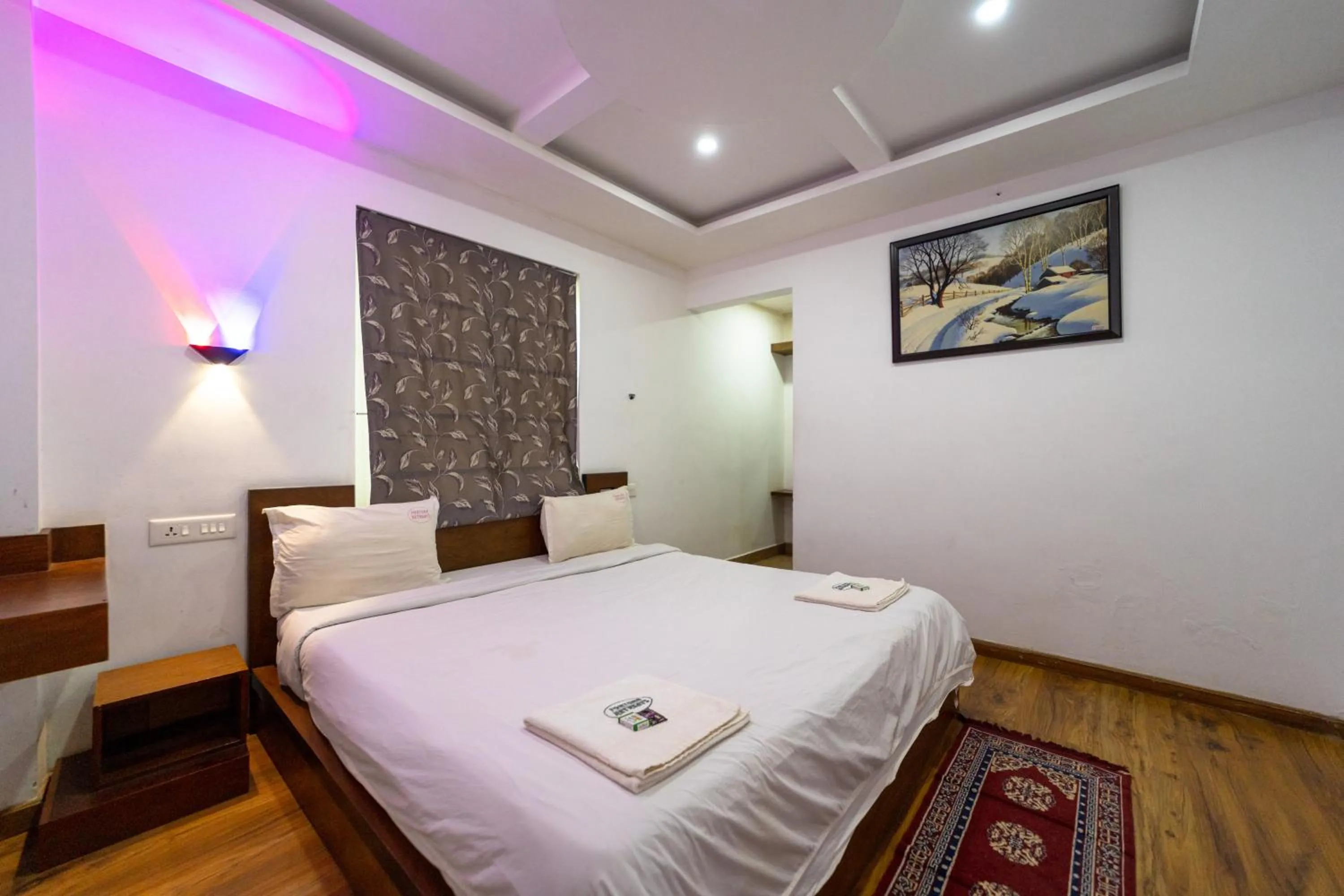 Photo of the whole room, Bed in Fortune Retreats