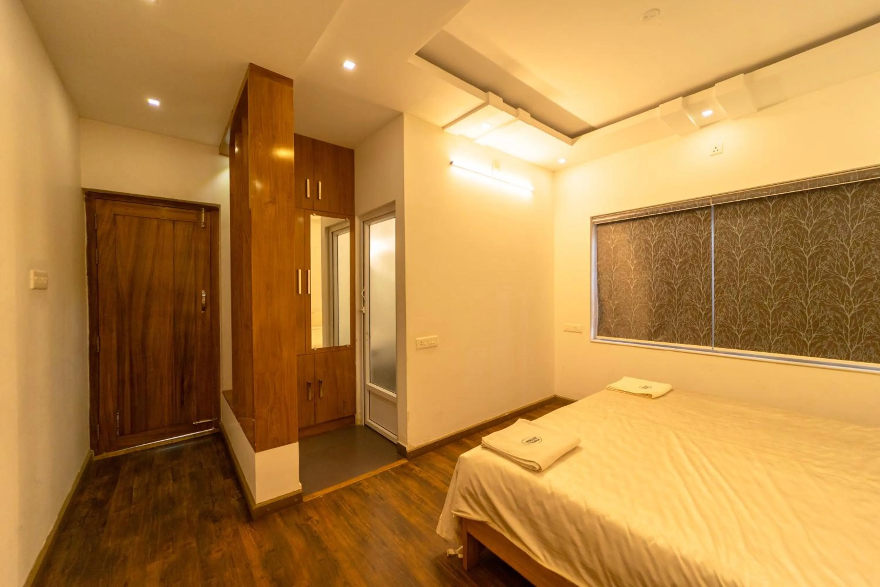 Photo of the whole room, Bed in Fortune Retreats