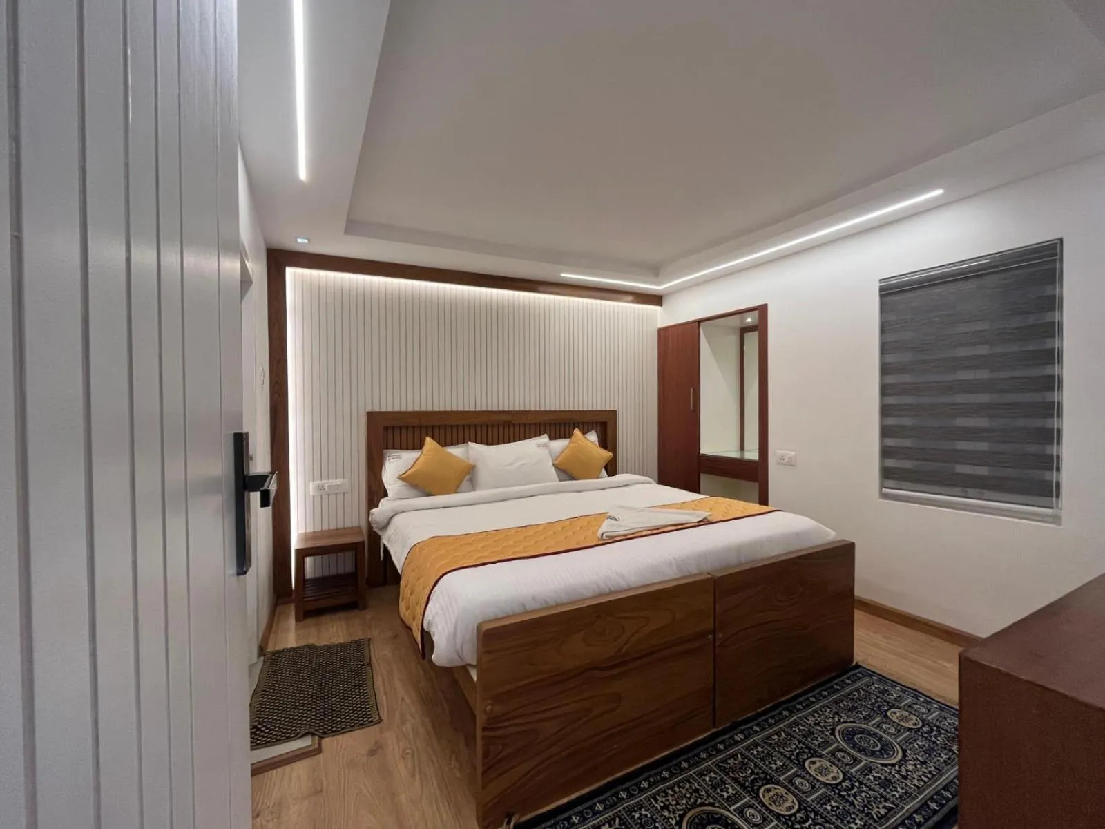 Photo of the whole room, Bed in Fortune Retreats