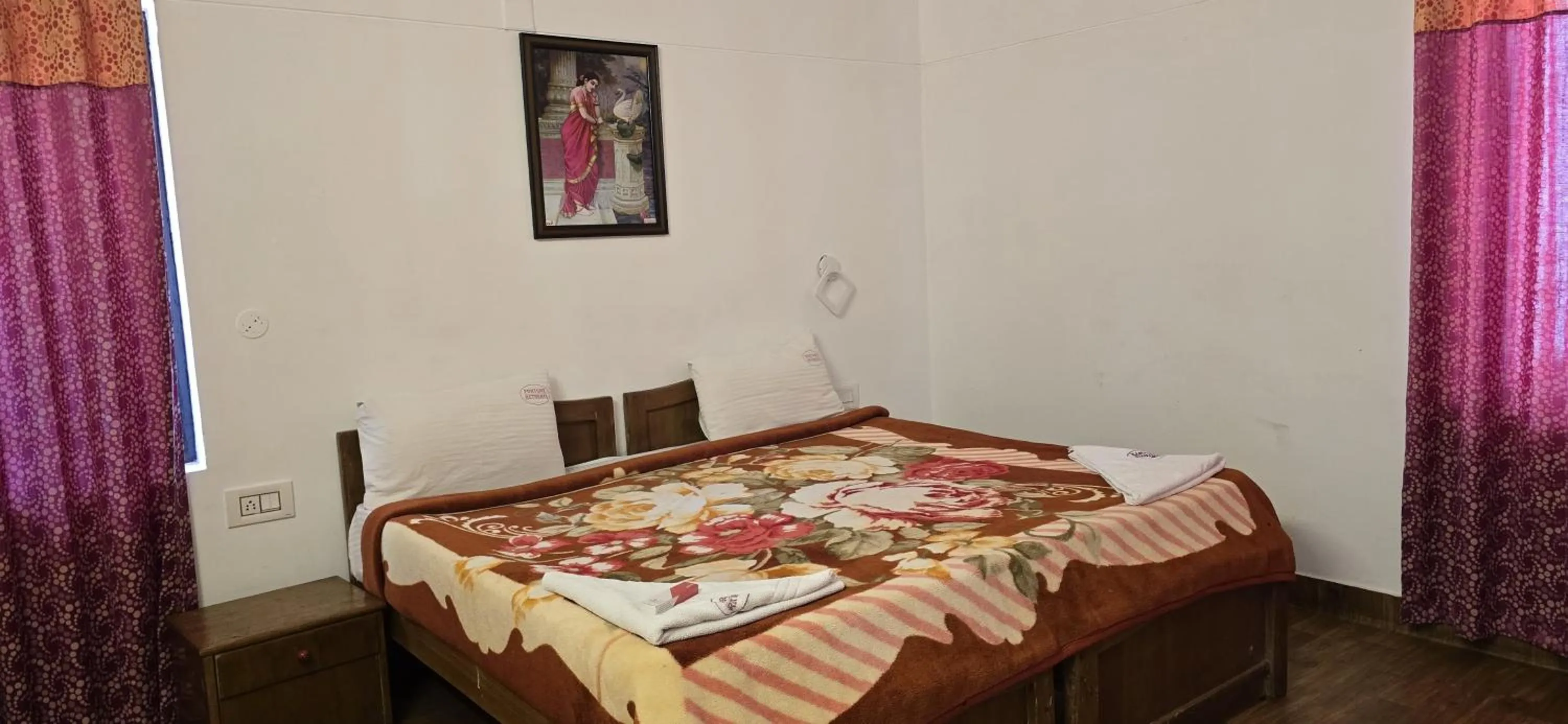 Photo of the whole room, Bed in Fortune Retreats