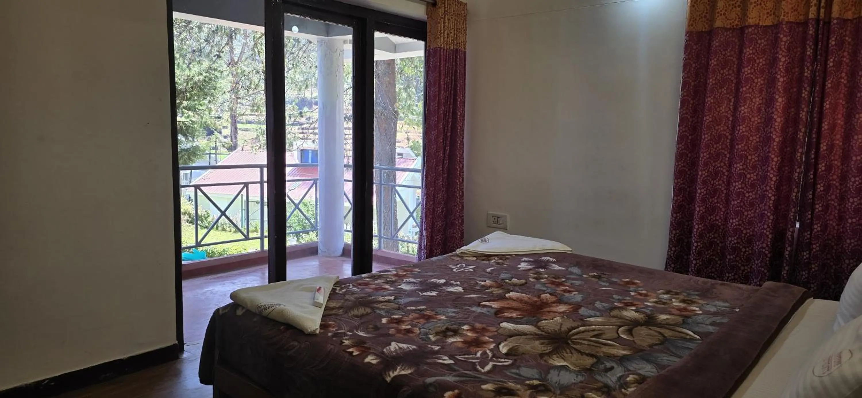 Photo of the whole room, Bed in Fortune Retreats