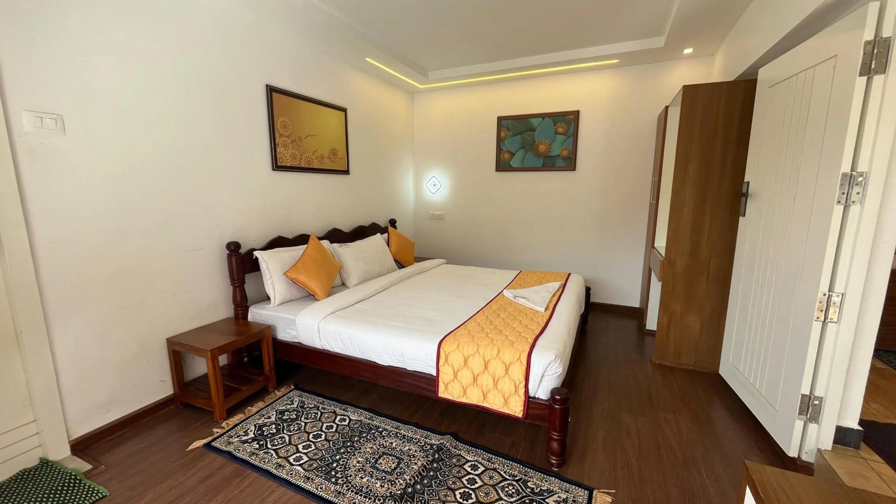 Photo of the whole room, Bed in Fortune Retreats