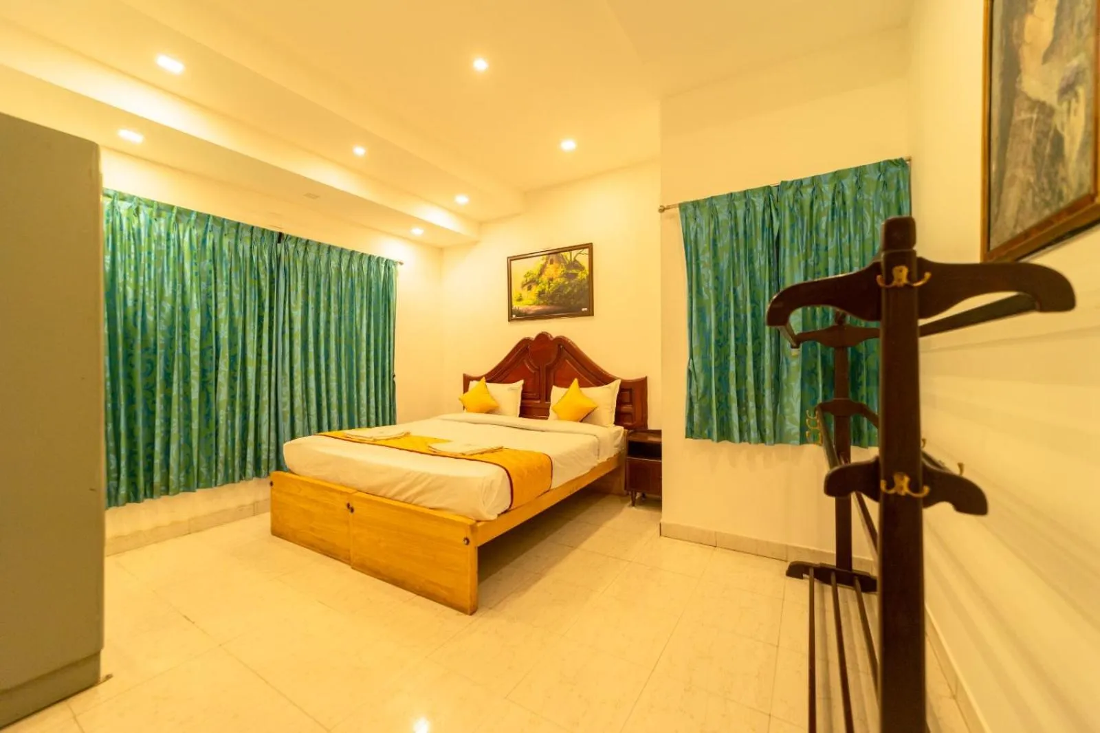 Photo of the whole room, Bed in Fortune Retreats