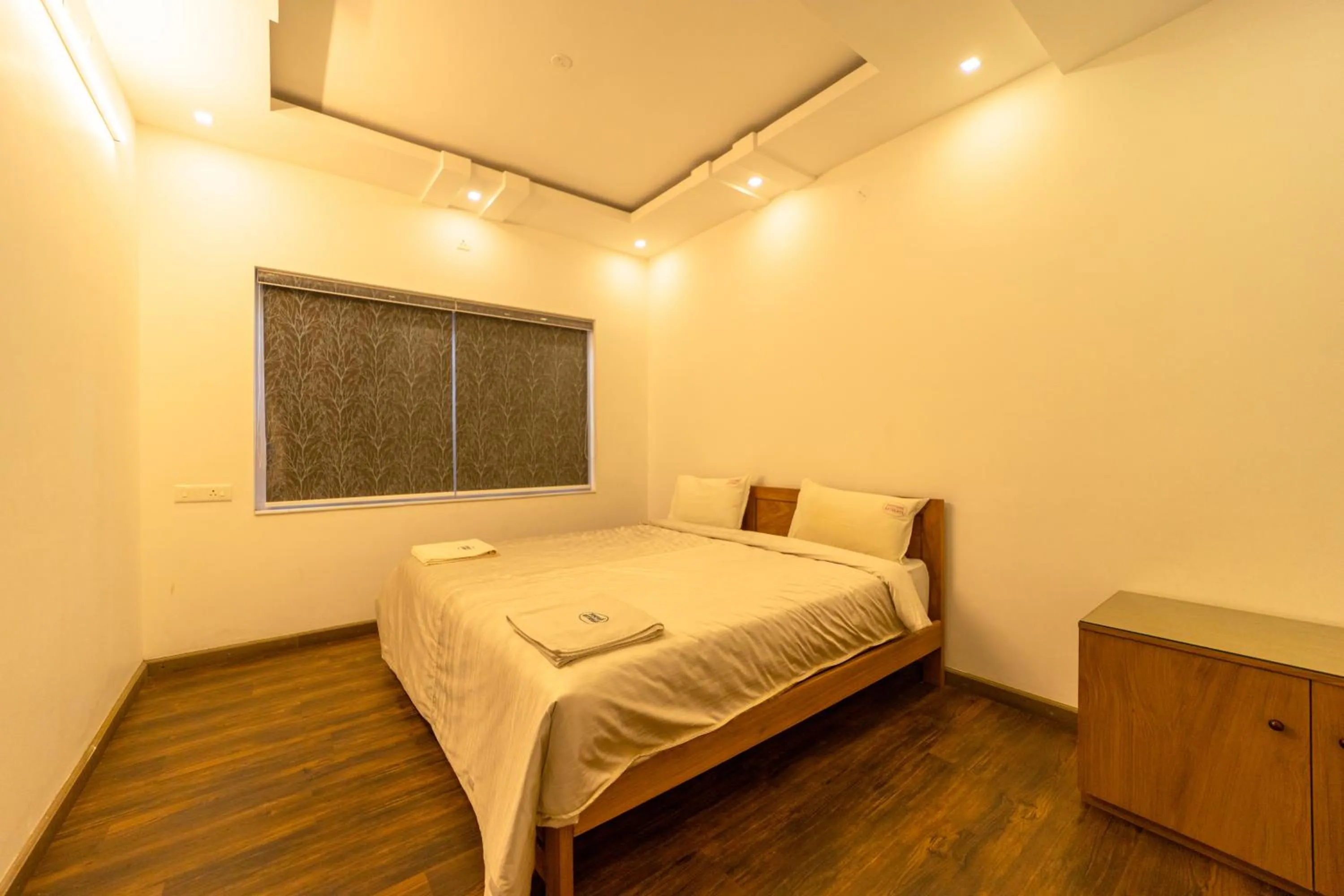 Photo of the whole room, Bed in Fortune Retreats