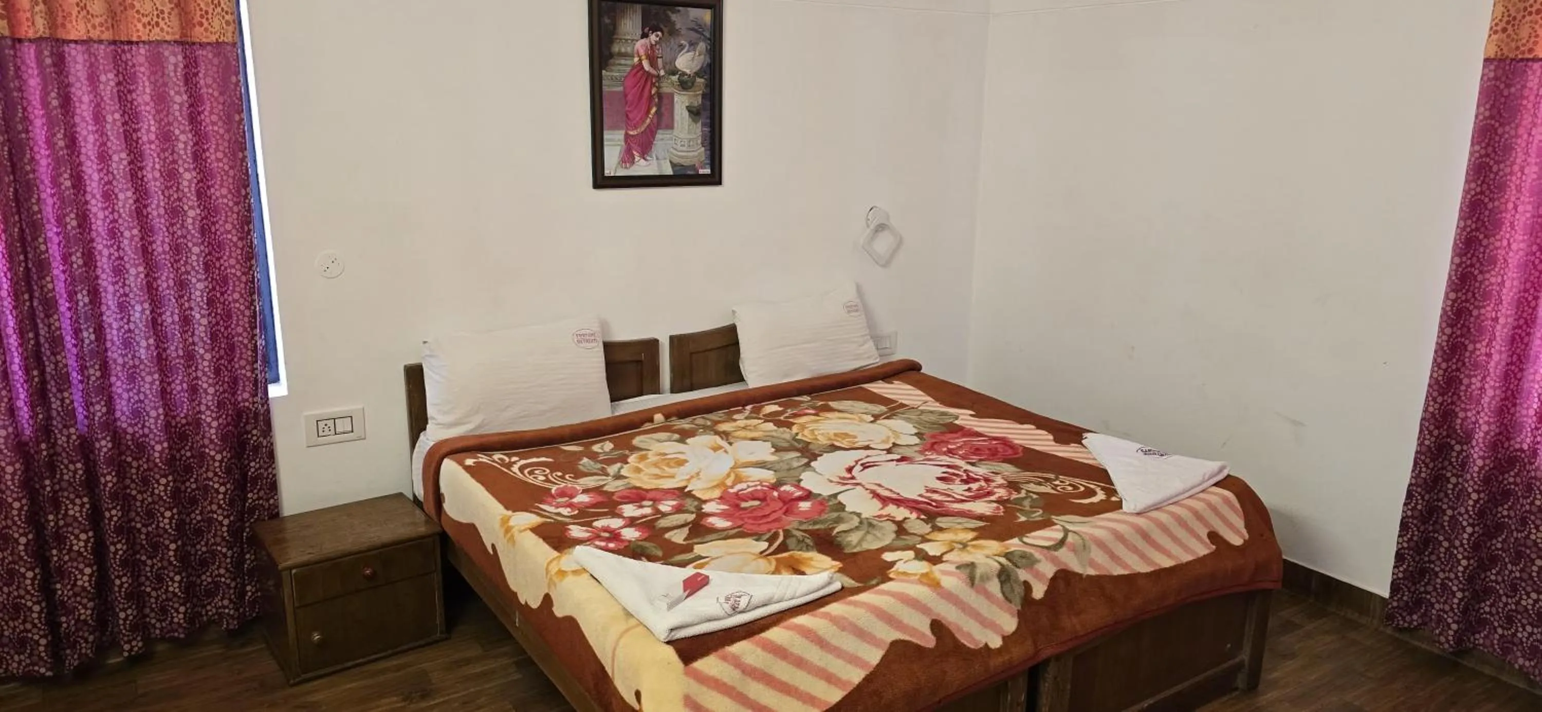 Photo of the whole room, Bed in Fortune Retreats