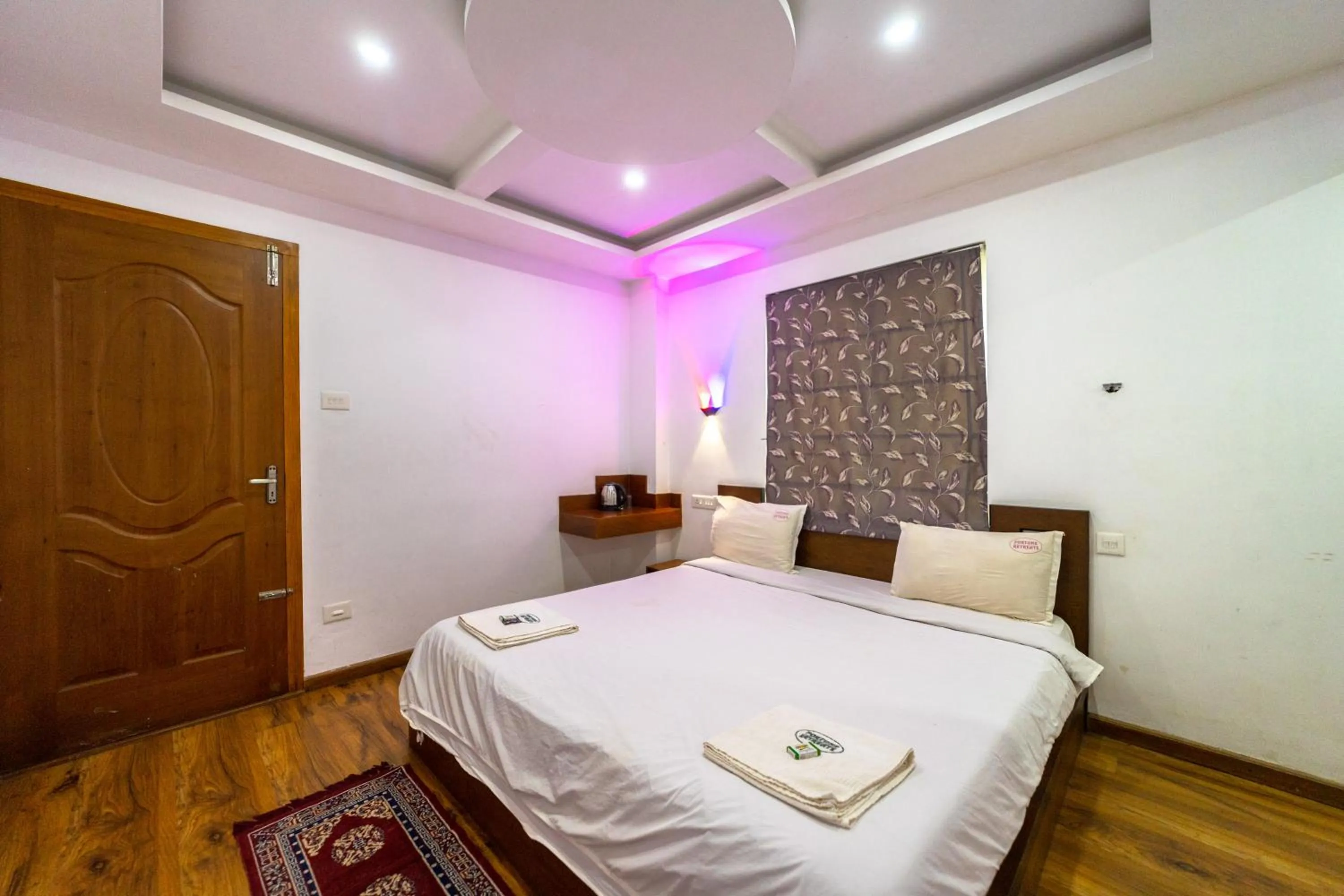 Photo of the whole room, Bed in Fortune Retreats