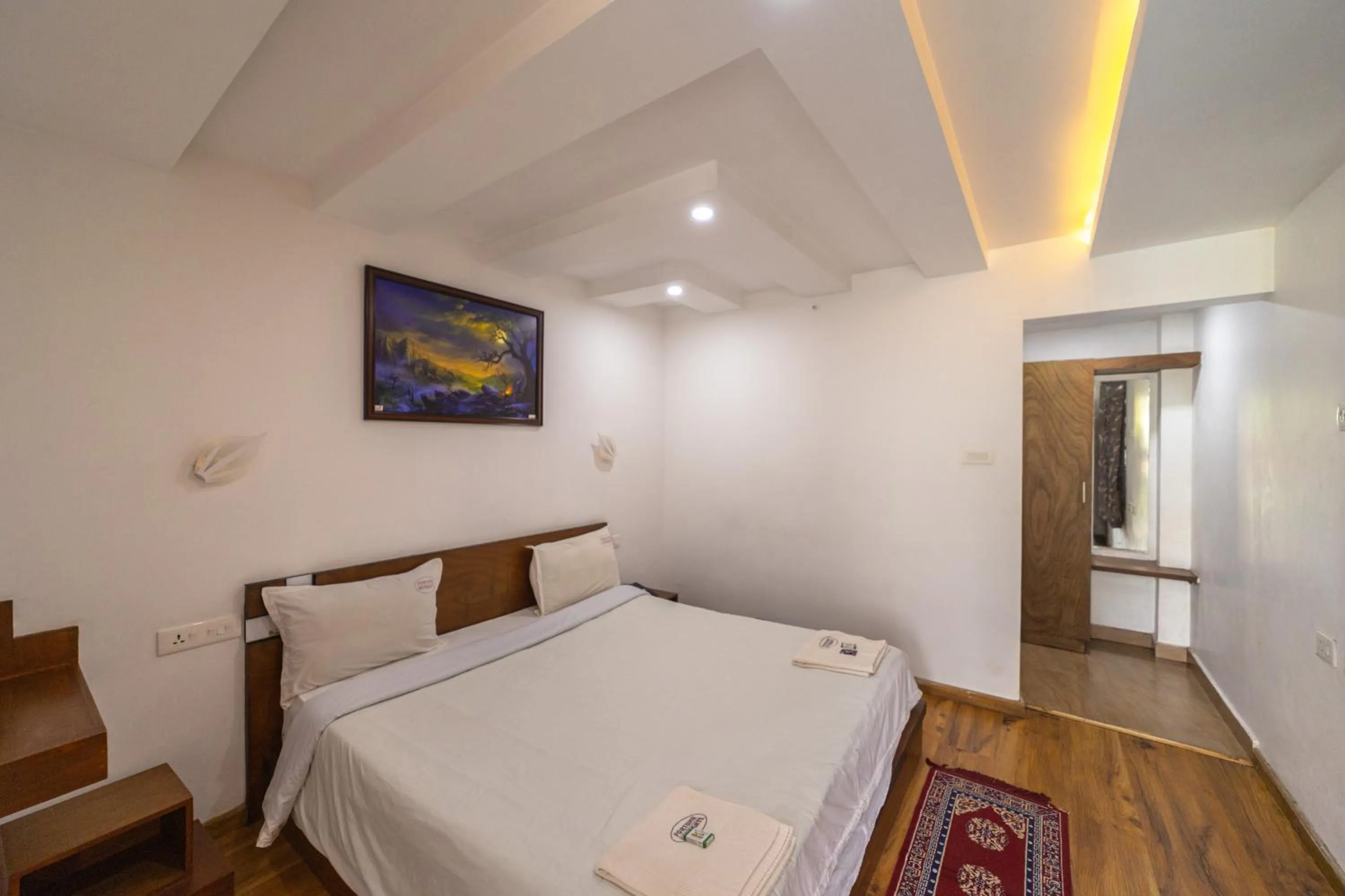 Photo of the whole room, Bed in Fortune Retreats