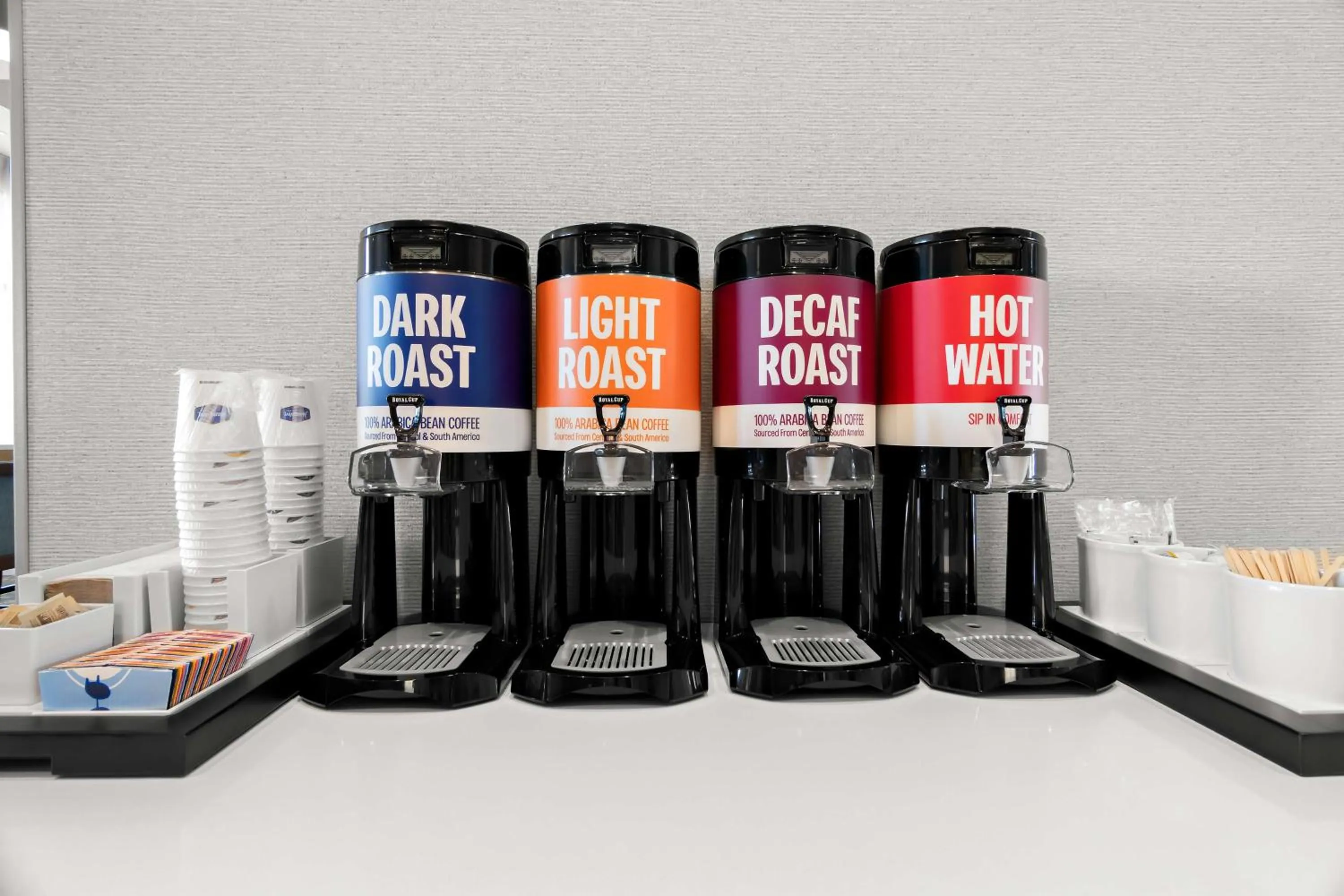 Coffee/tea facilities in Hampton Inn & Suites Chicago Medical District Uic