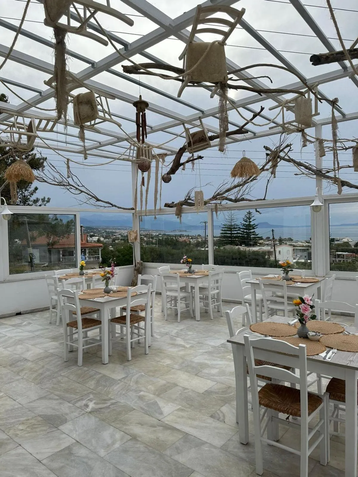 Restaurant/places to eat in Sunset Paradise Resort